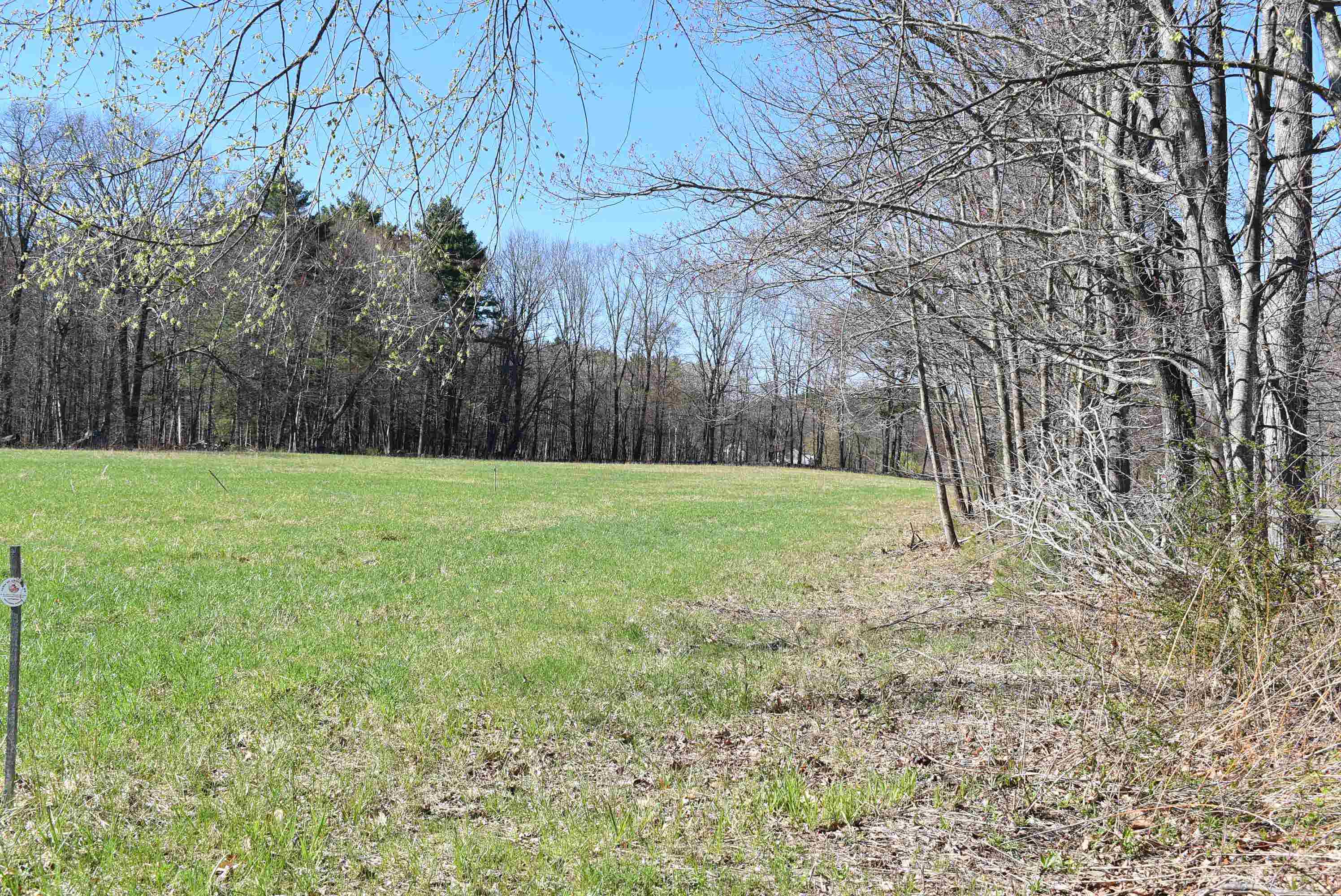 Amherst NH&nbsp;Land for sale $$395,000 | 2.59 Acres  | Price Per Acre $0  | Total Lots 2