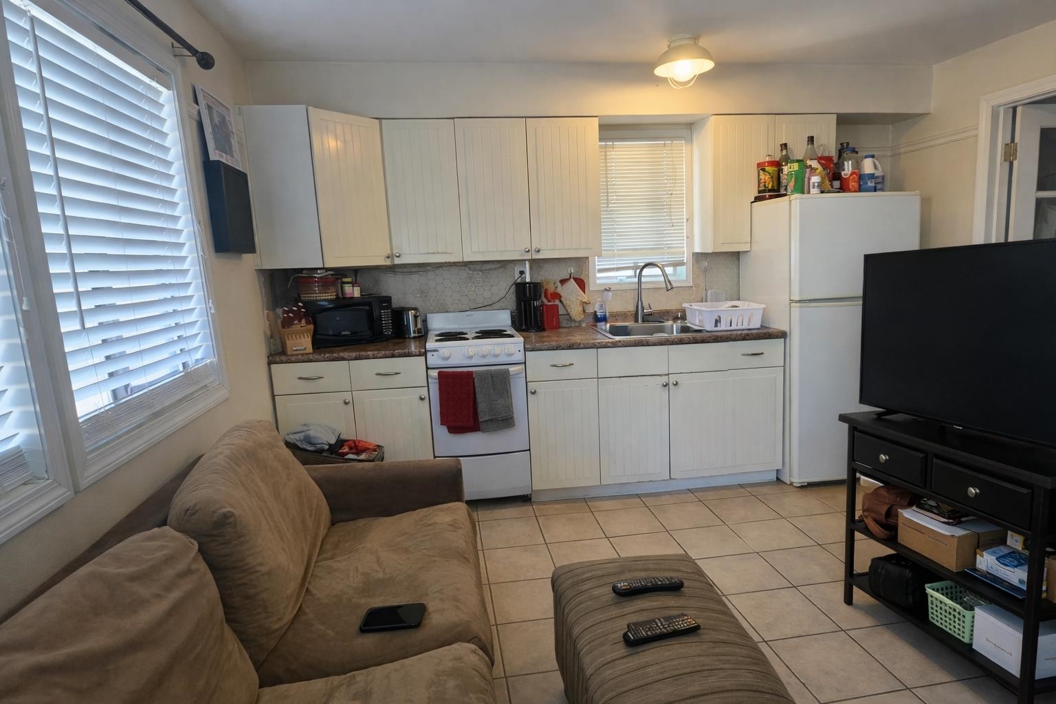 12 G St, Hampton, NH 03842