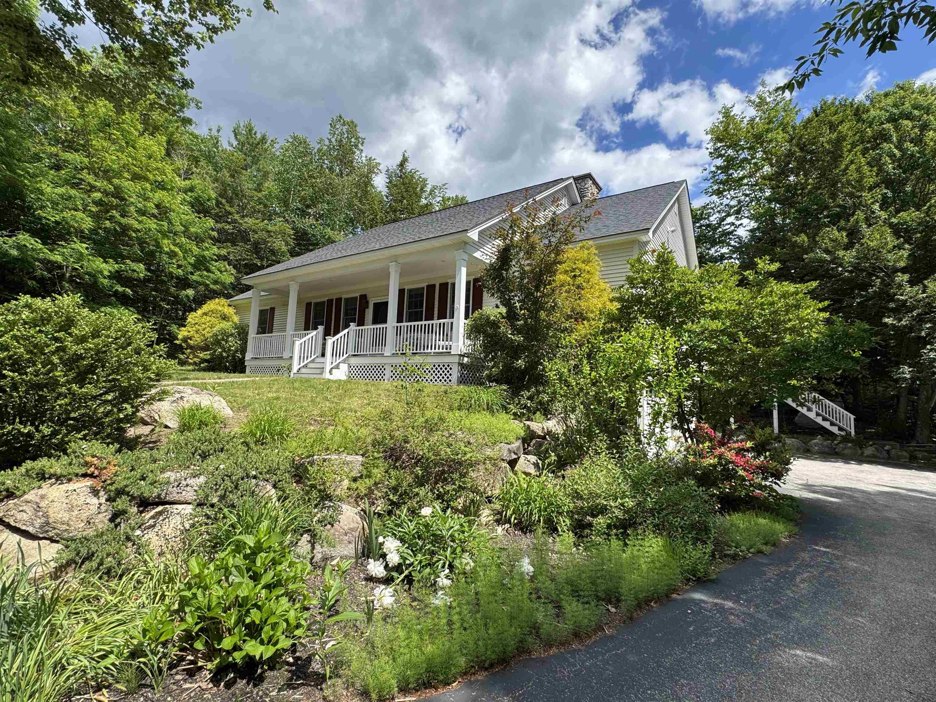 138 Samuel Hale Dr, Hales Location, NH 03860
