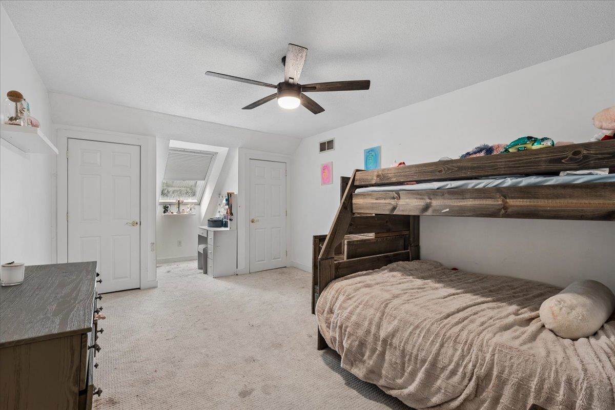 38 Green Heron Ln, Nashua, NH 03062