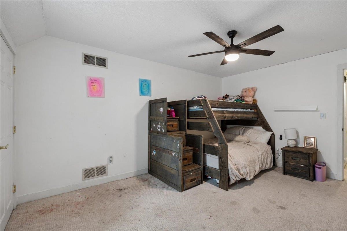 38 Green Heron Ln, Nashua, NH 03062