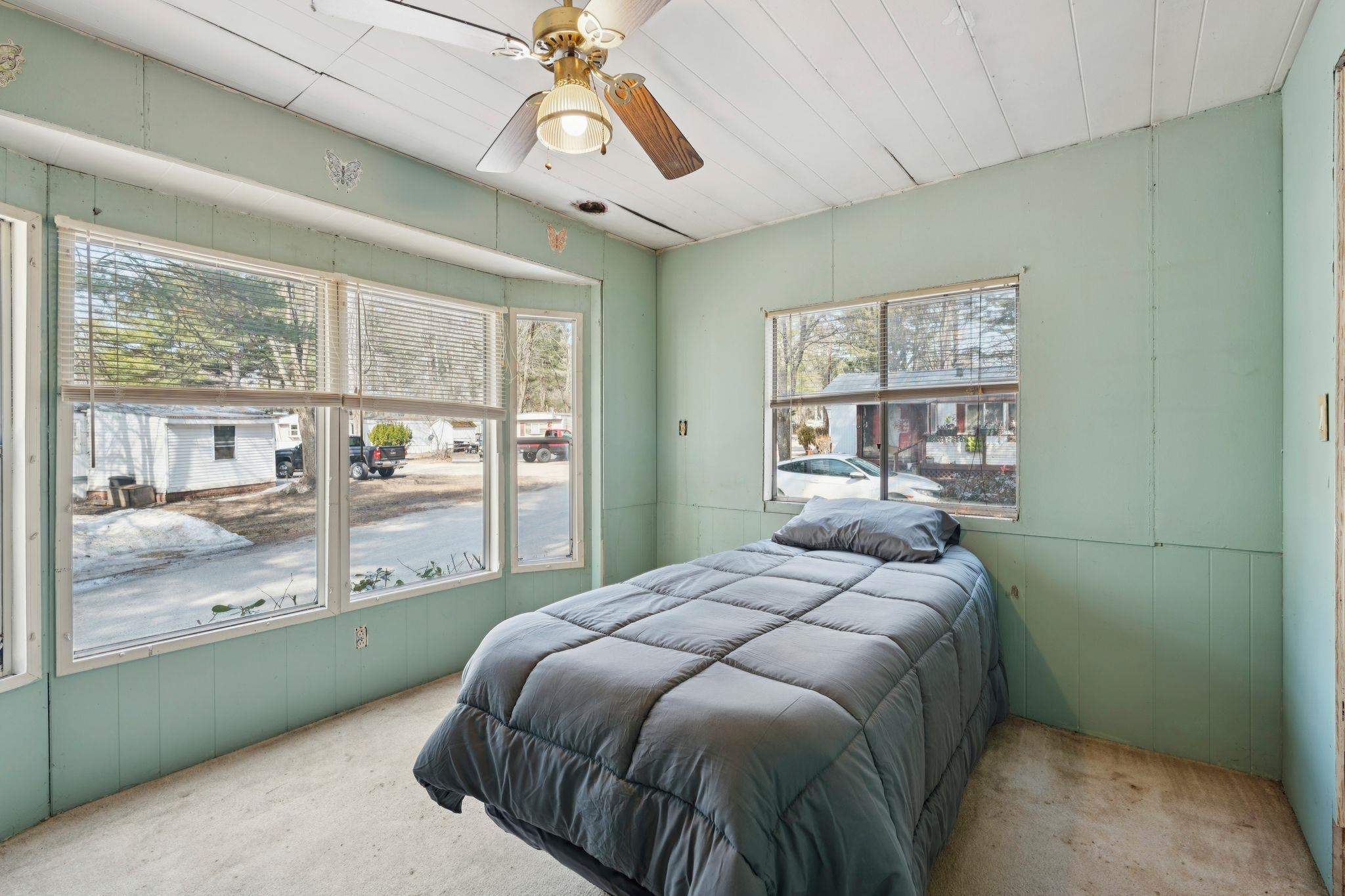 67 Periwinkle Dr, Rochester, NH 03868