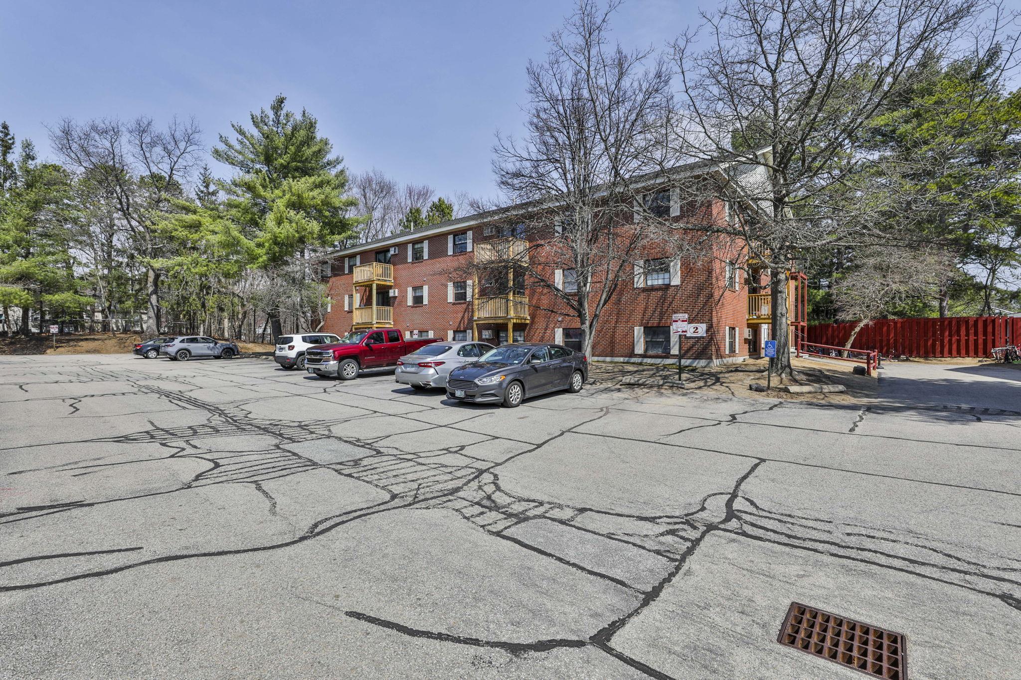 12 East Side Dr, Concord, NH 03301