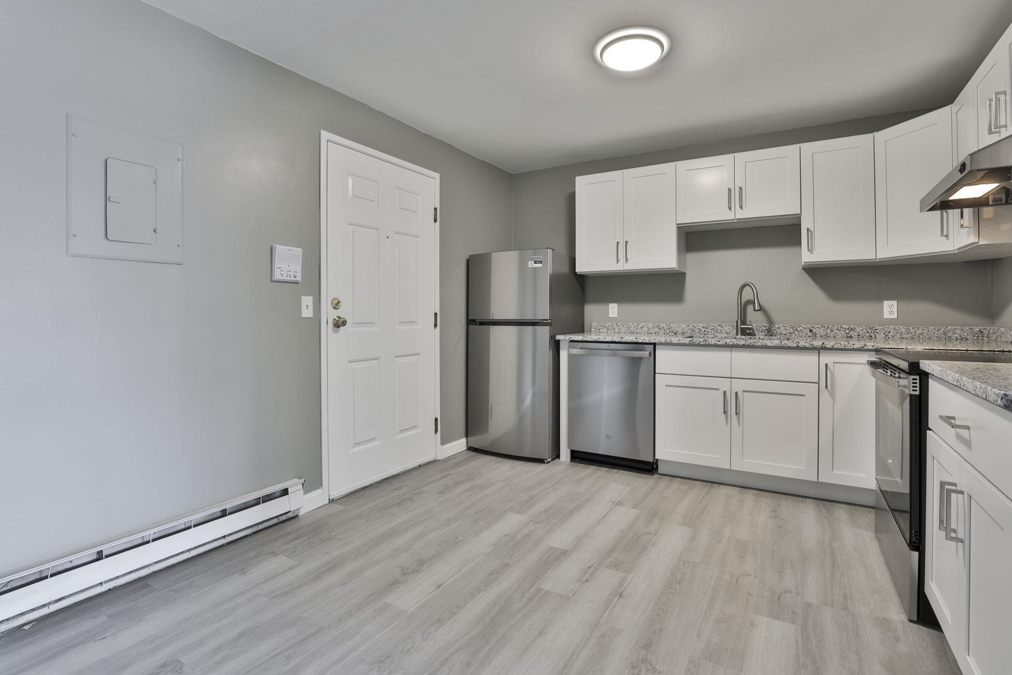 12 East Side Dr, Concord, NH 03301