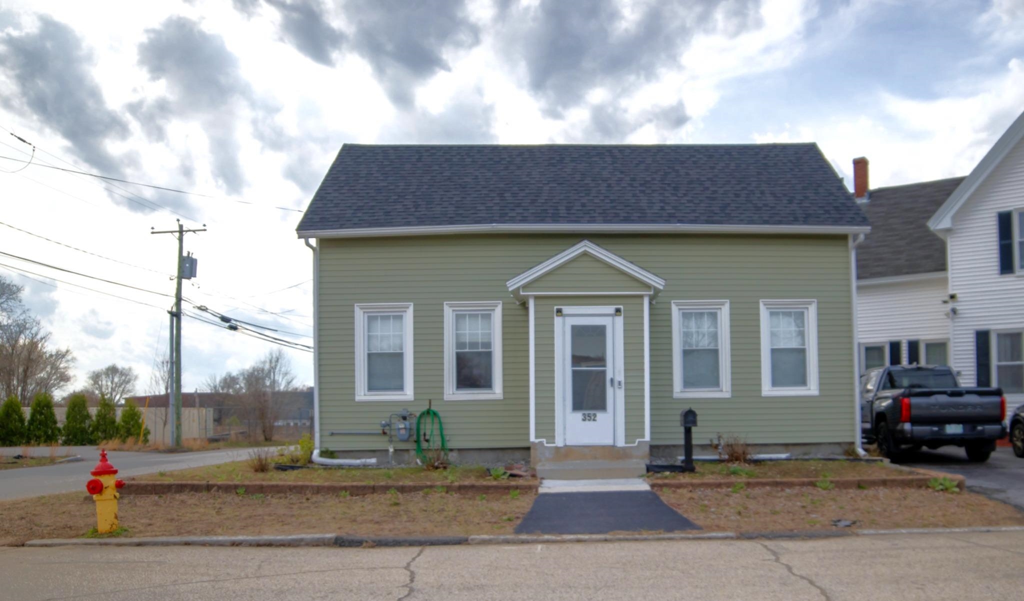 352 Taylor St, Manchester, NH 03103