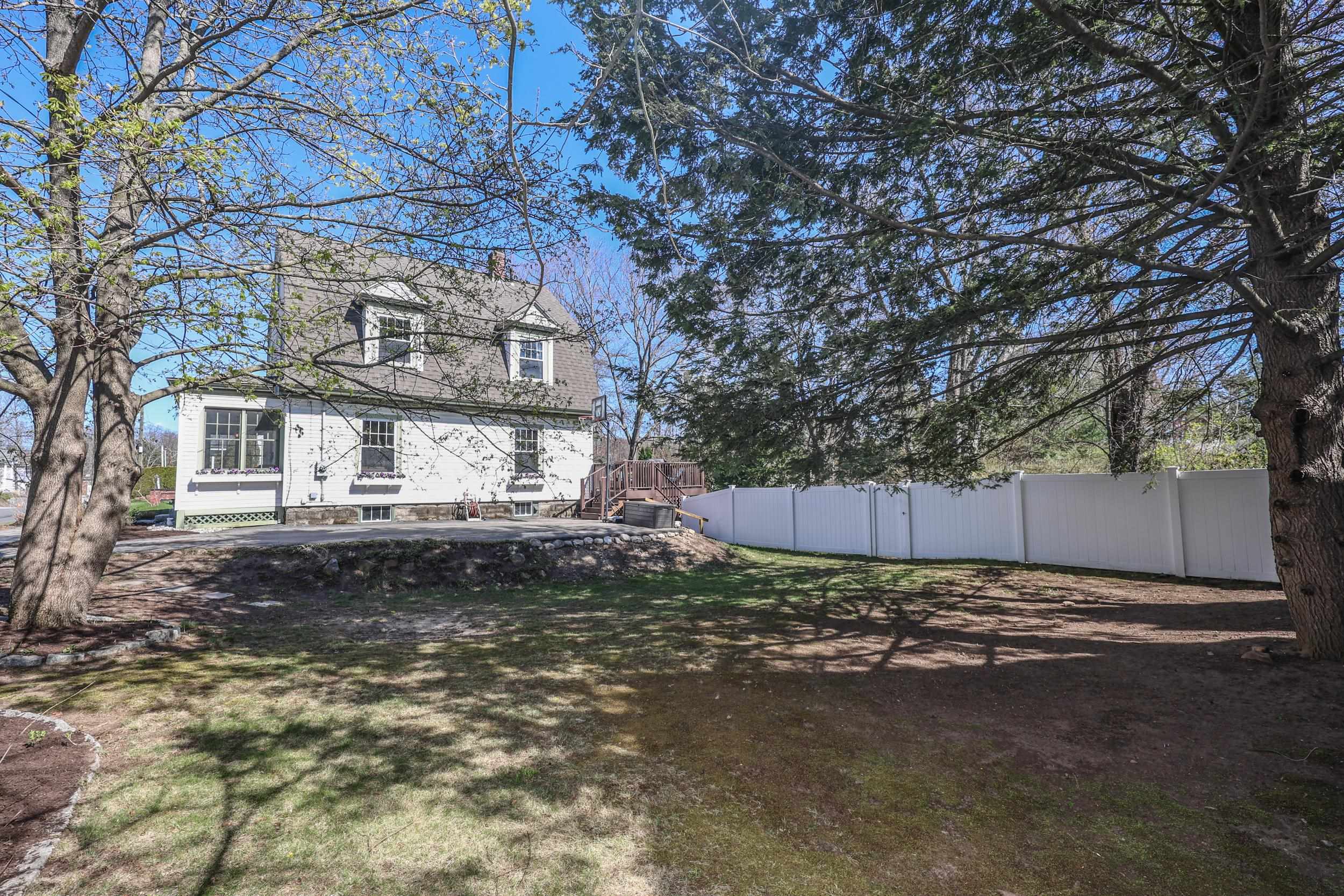 279 Sagamore St, Manchester, NH 03104