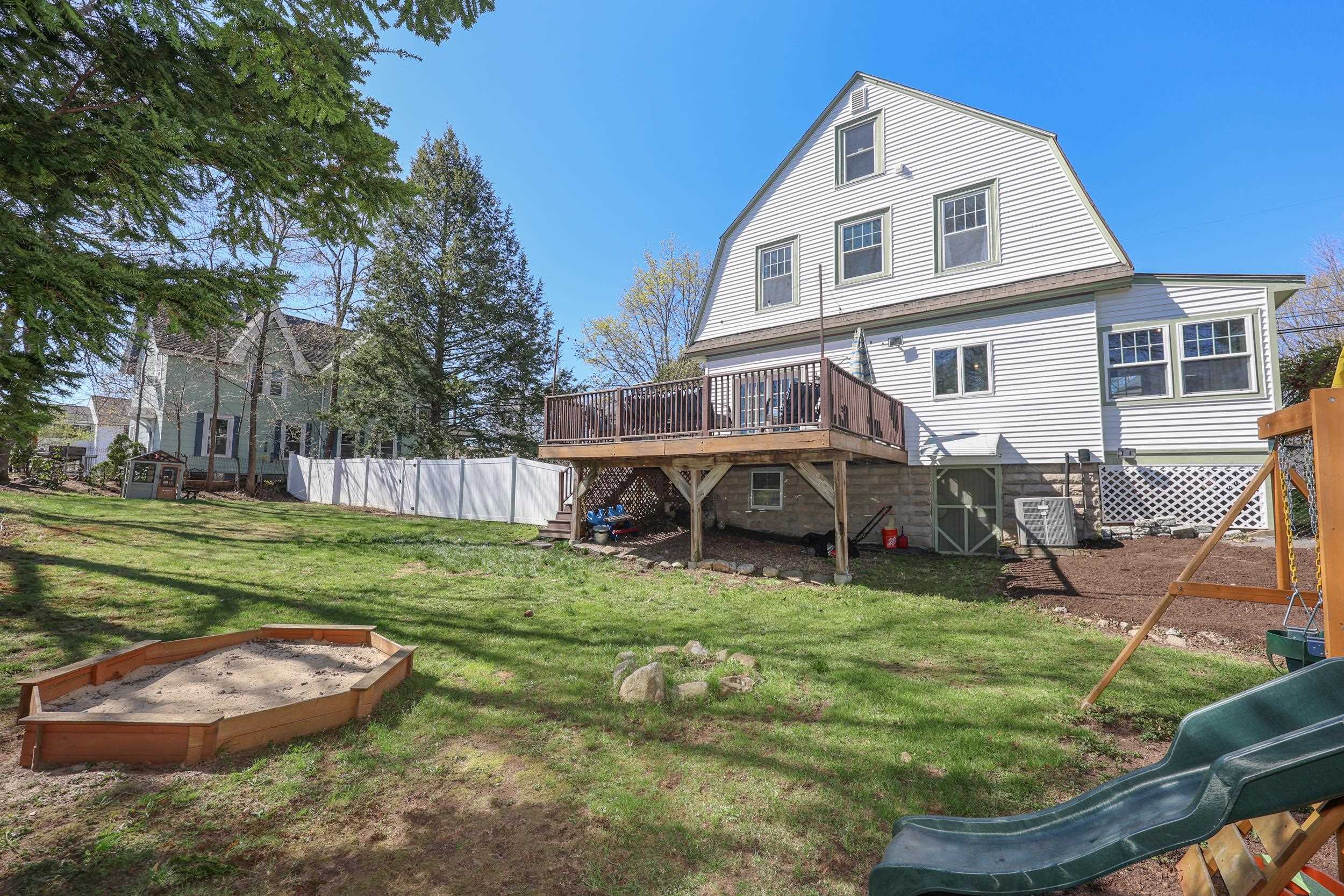 279 Sagamore St, Manchester, NH 03104