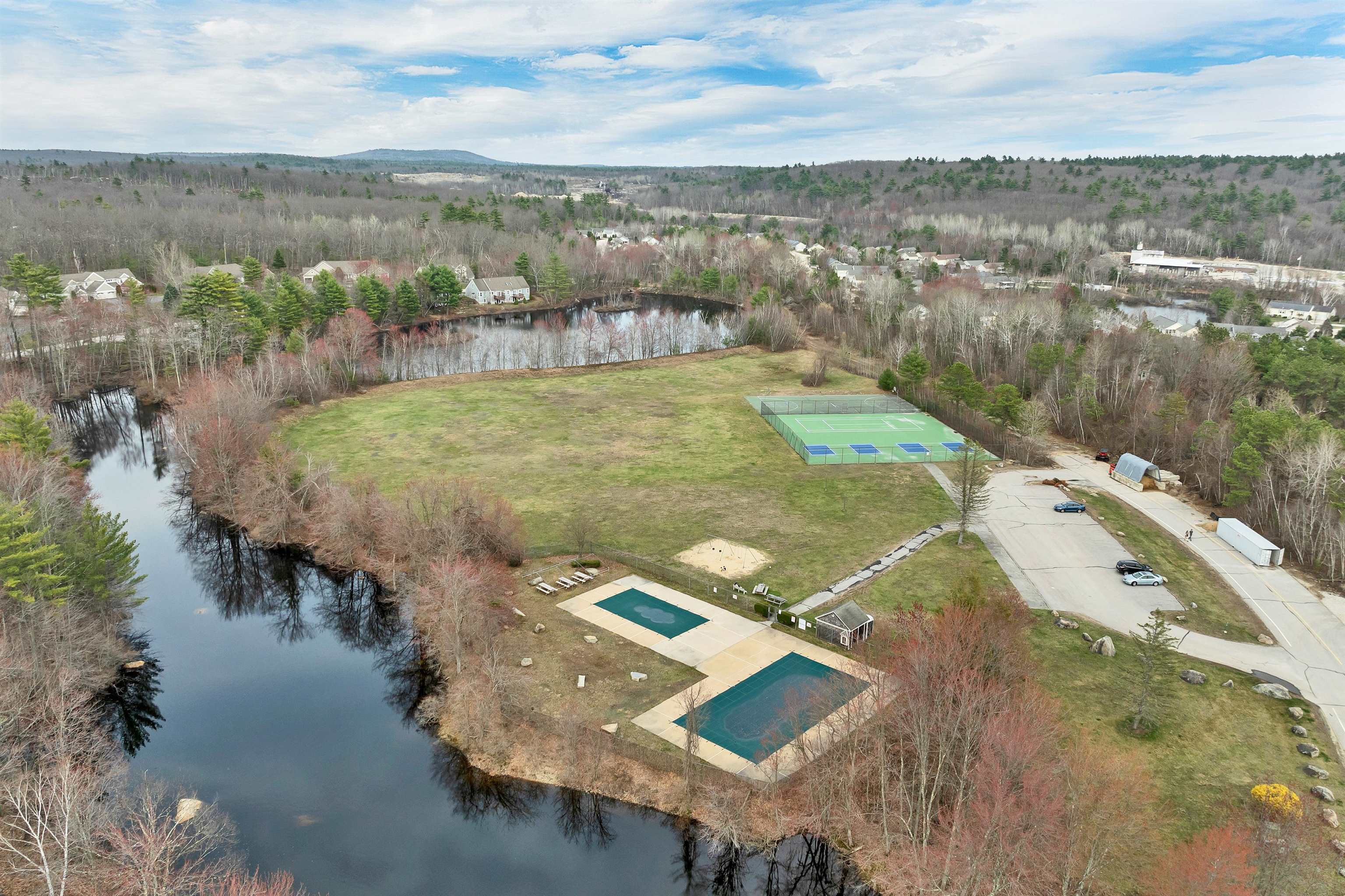 1465 Hooksett Rd, Hooksett, NH 03106