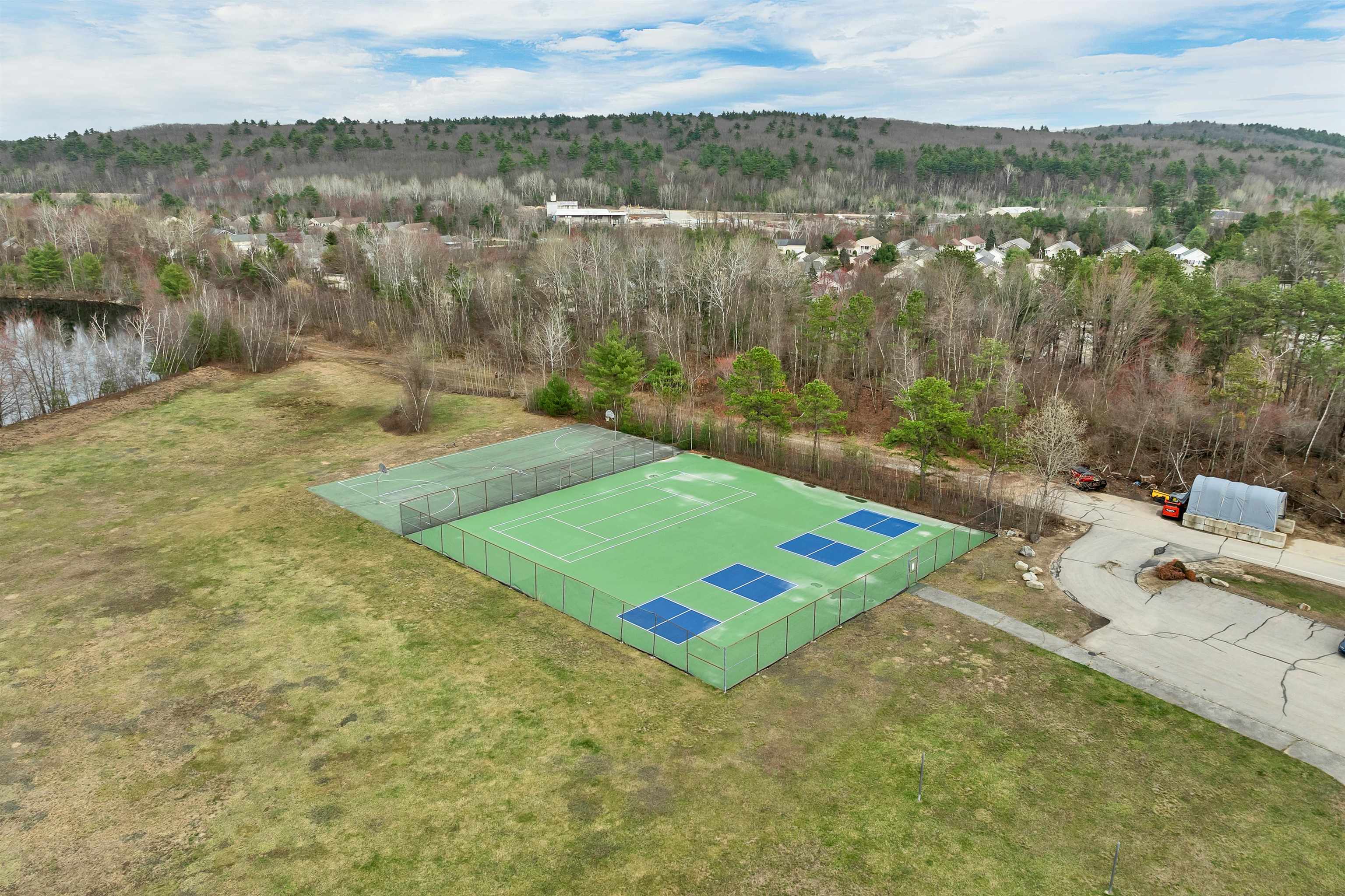 1465 Hooksett Rd, Hooksett, NH 03106