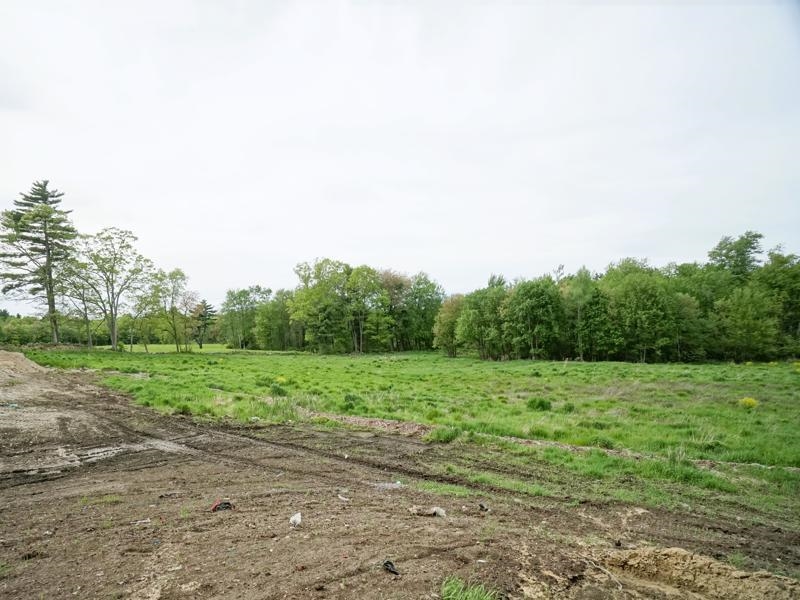 78 Island Pond Rd, Derry, NH 03038