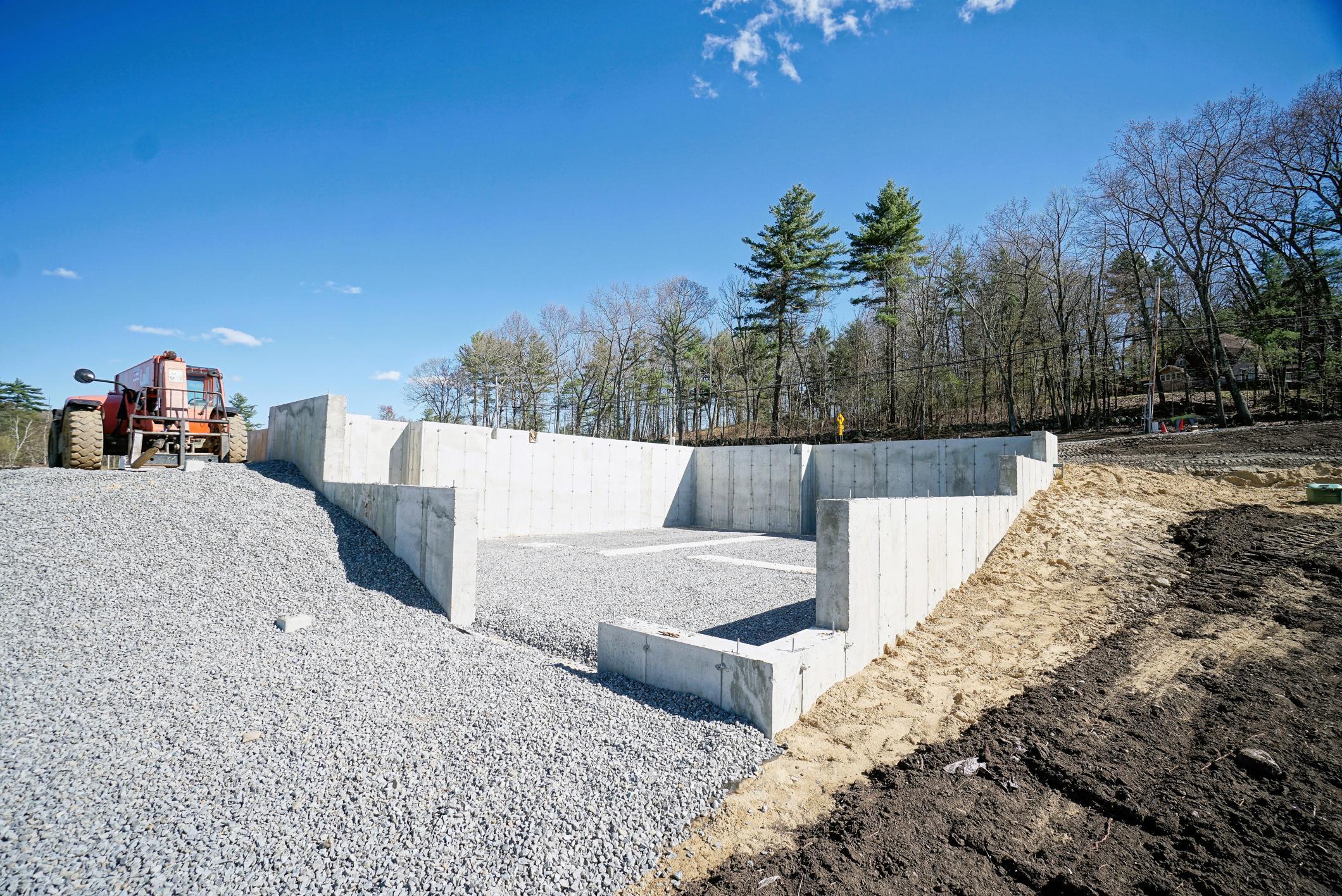 78 Island Pond Rd, Derry, NH 03038