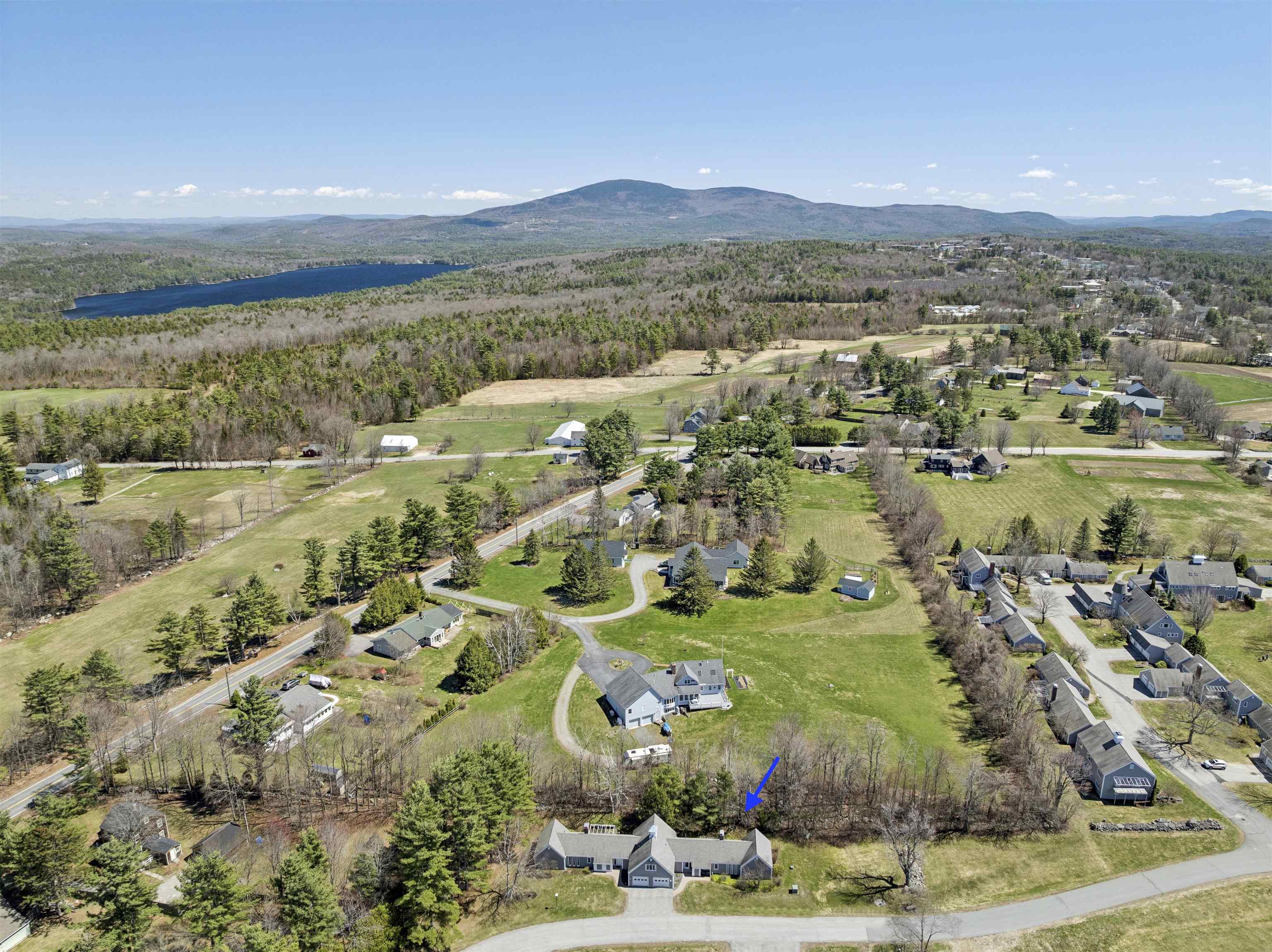 54 Hilltop Pl, New London, NH 03257