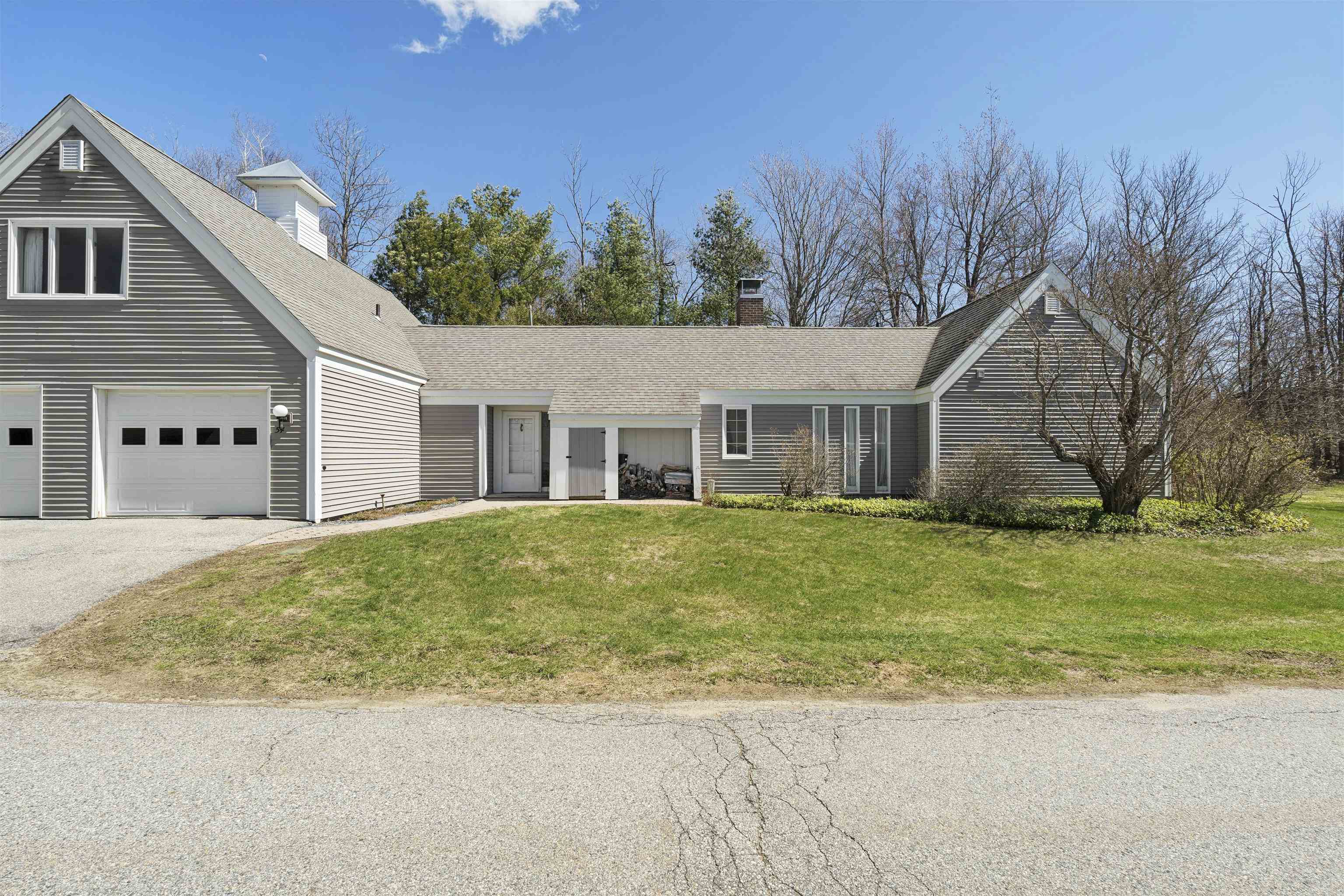 54 Hilltop Pl, New London, NH 03257