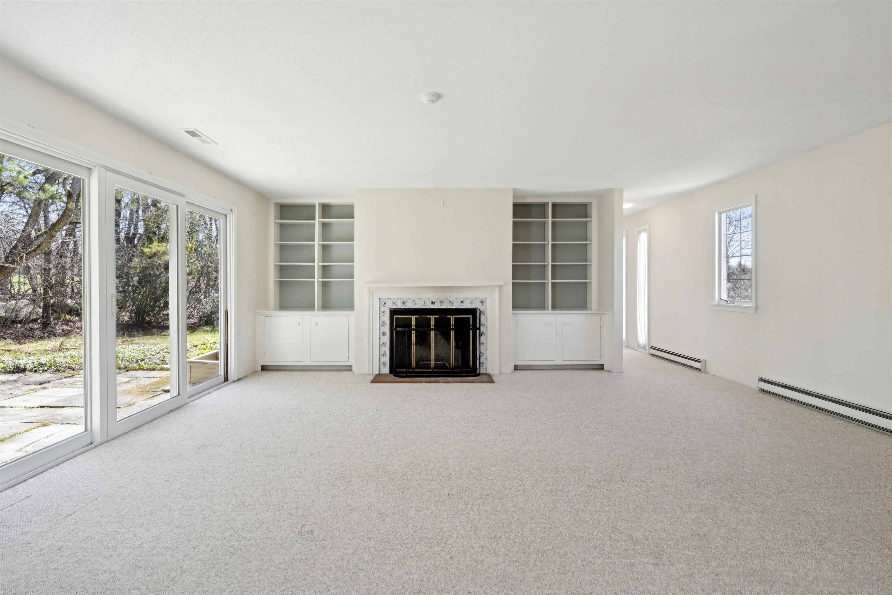 54 Hilltop Pl, New London, NH 03257