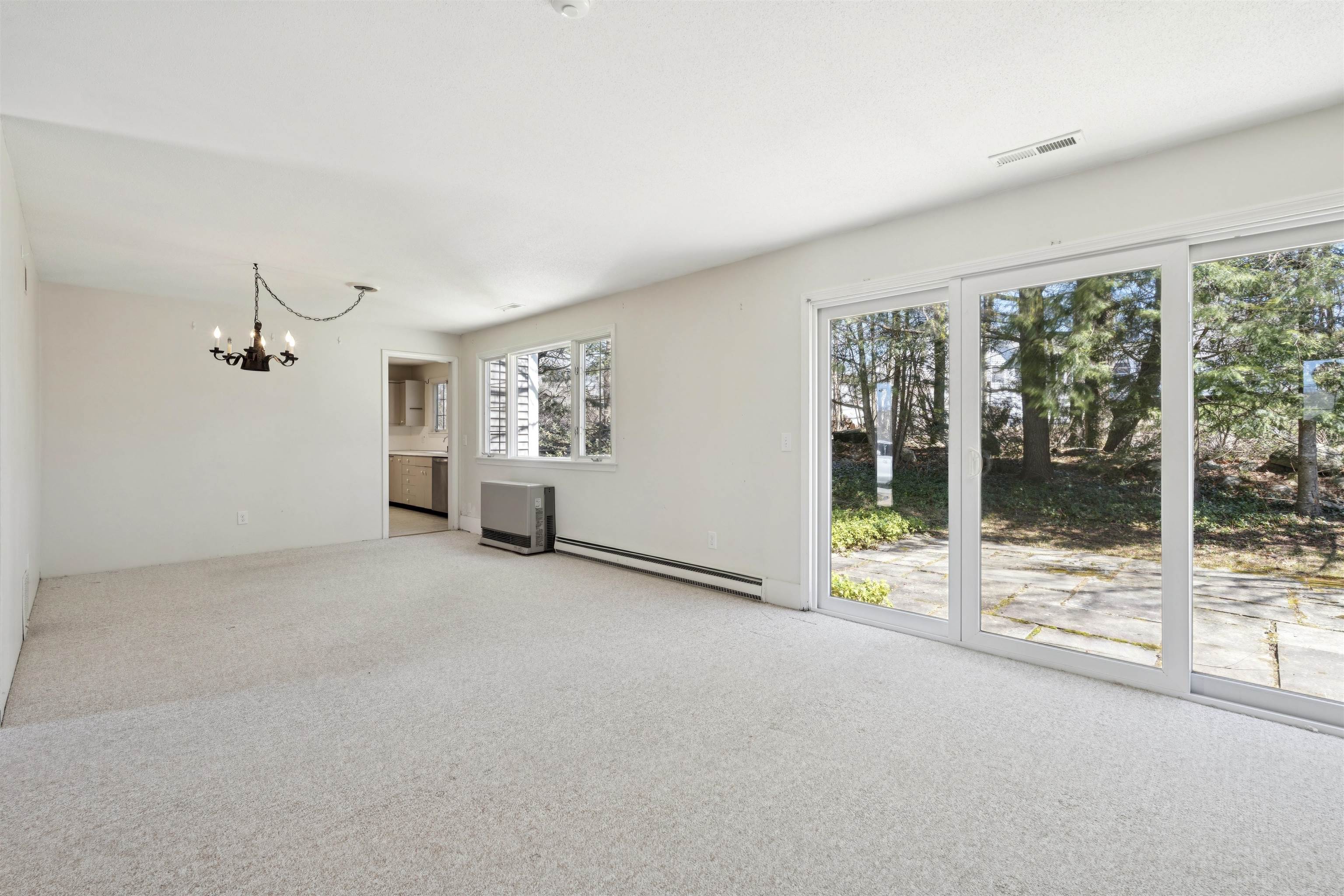 54 Hilltop Pl, New London, NH 03257