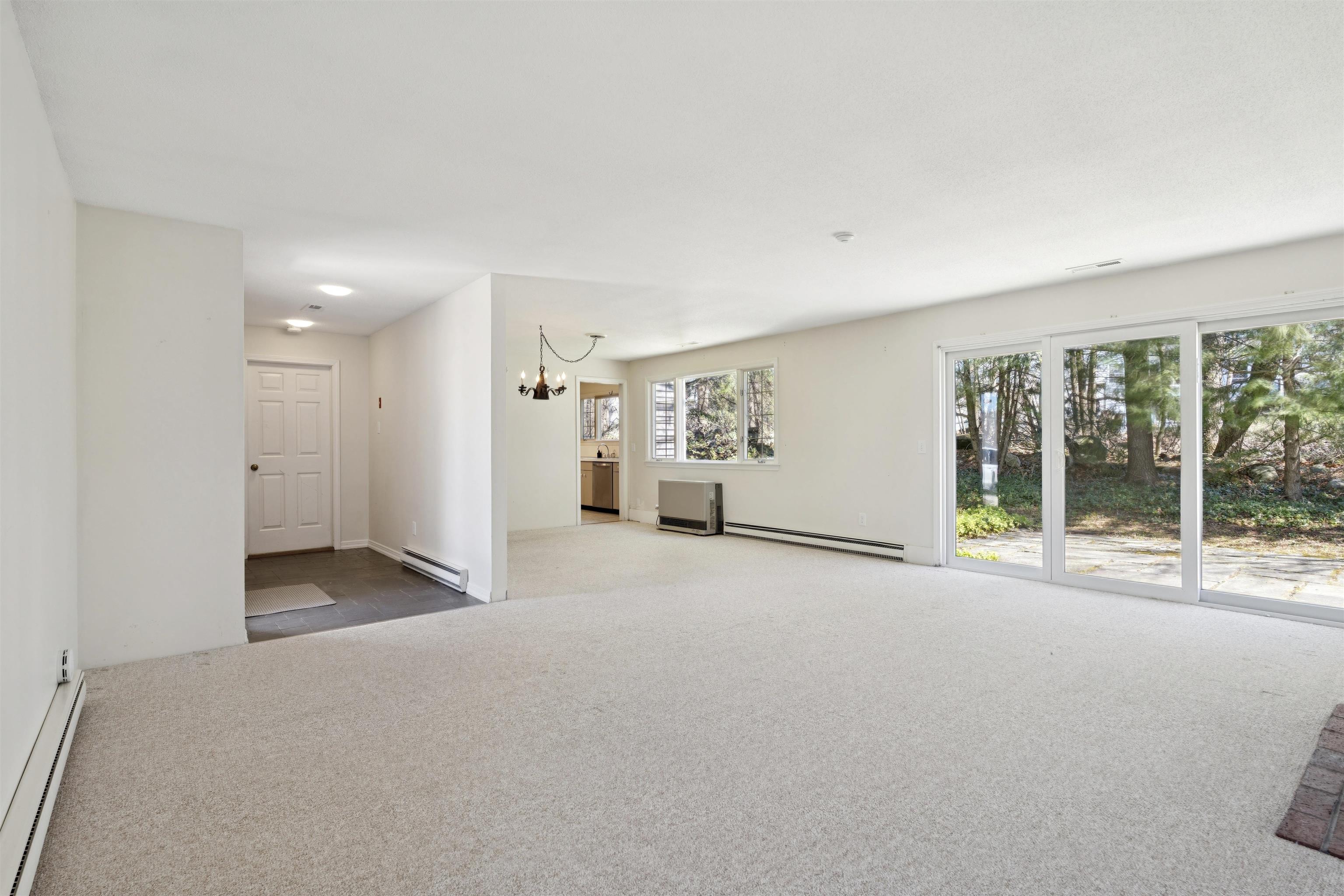 54 Hilltop Pl, New London, NH 03257