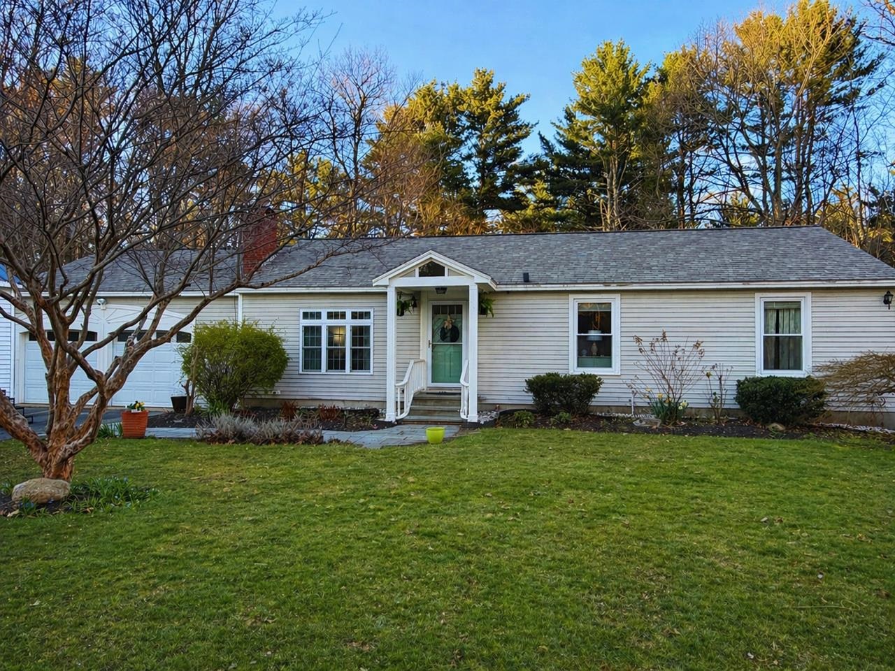 25 Moulton Ridge Rd, Kensington, NH 03833