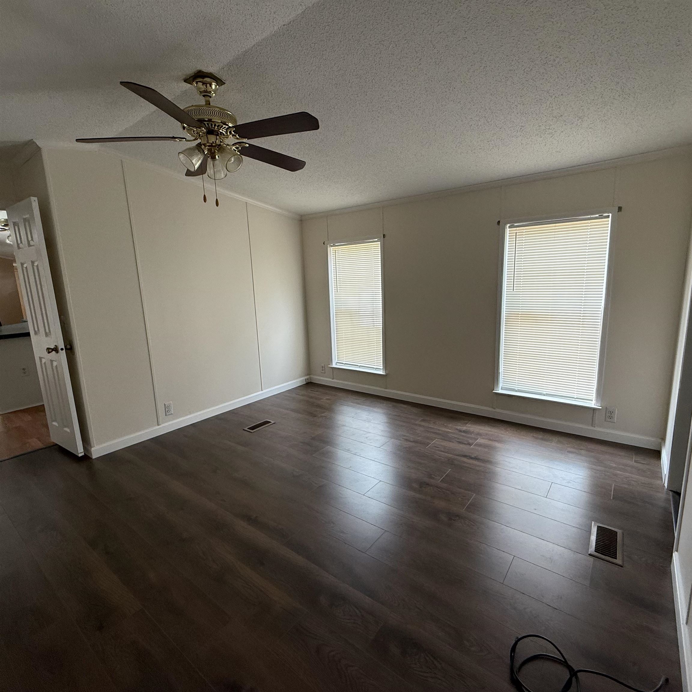 22 Wayne Dr, Derry, NH 03038