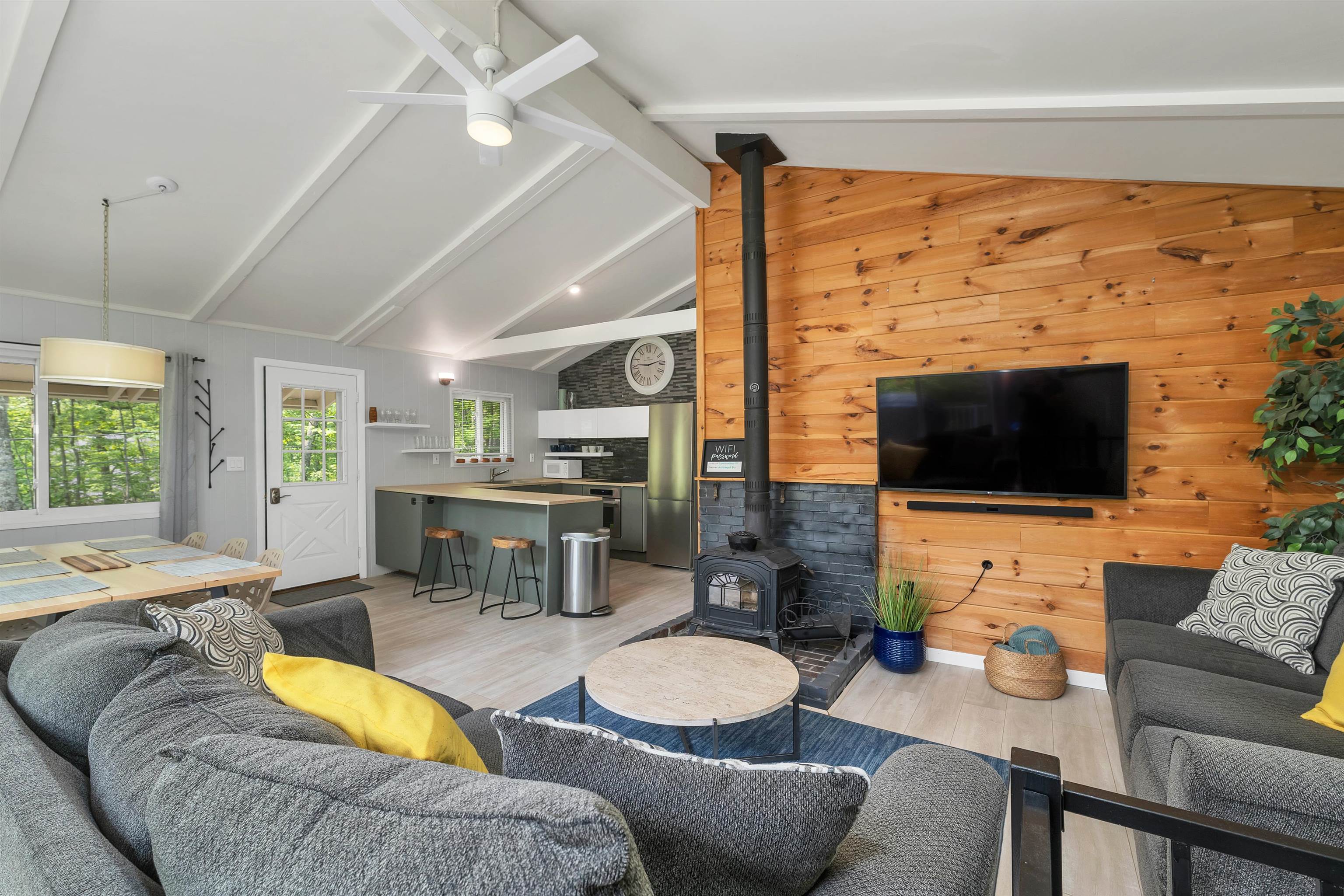 8 Little Shore Dr, Madison, NH 03849