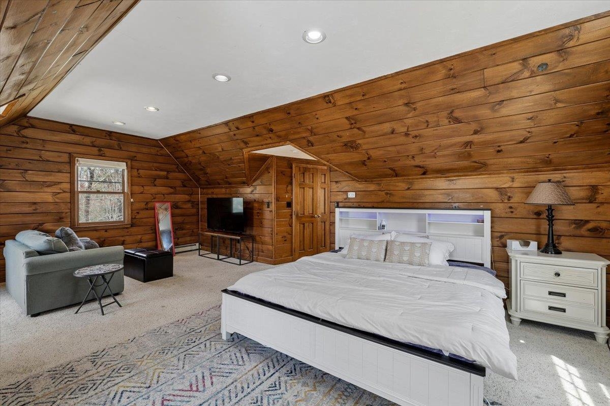 31 Boxwood Rd, Bedford, NH 03110