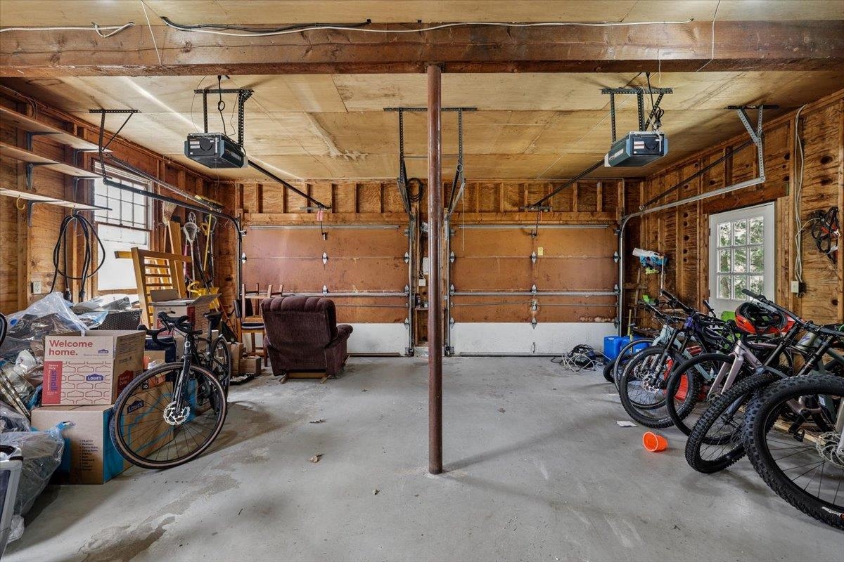 31 Boxwood Rd, Bedford, NH 03110