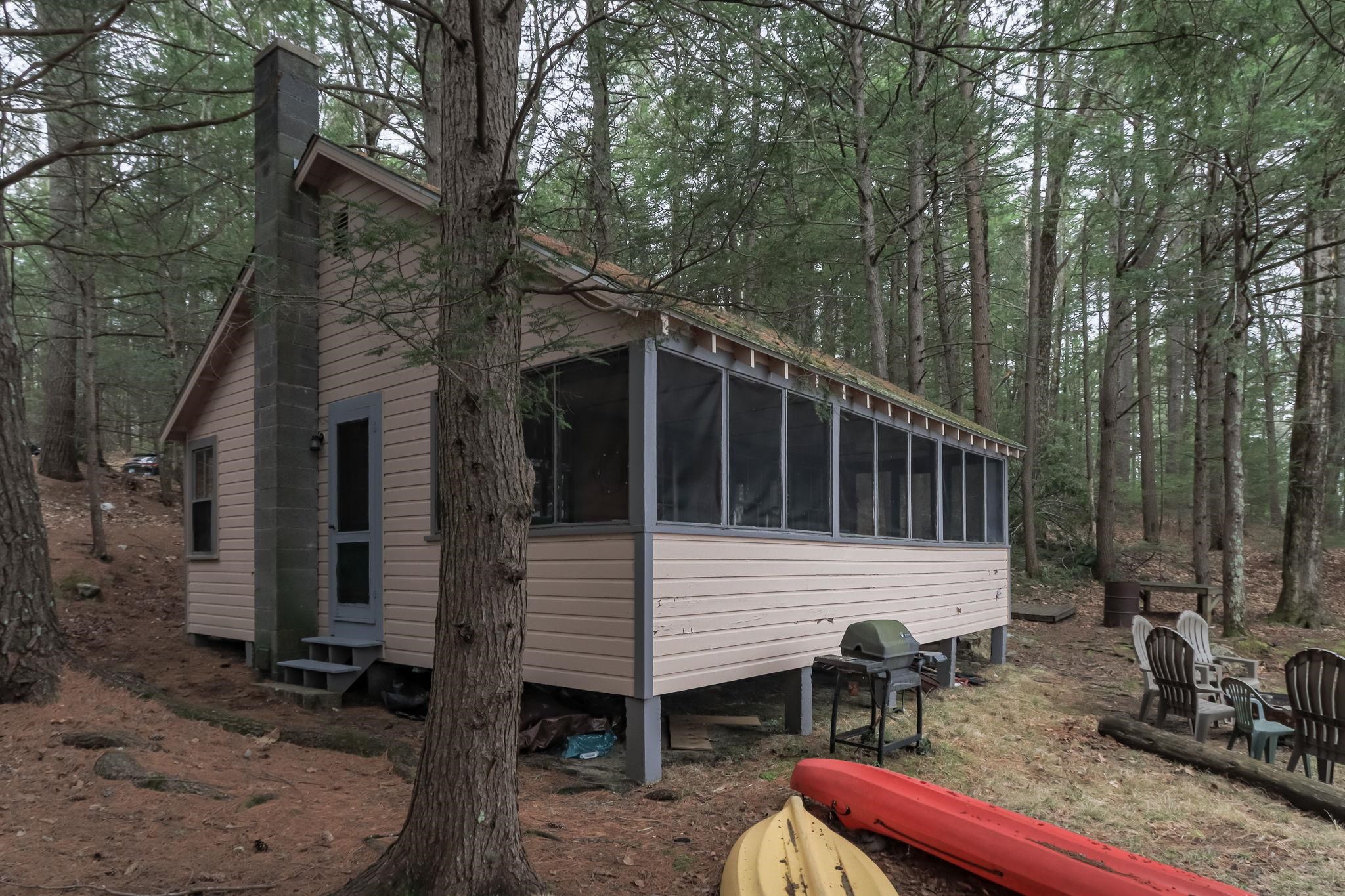 Side entrance to kitchen