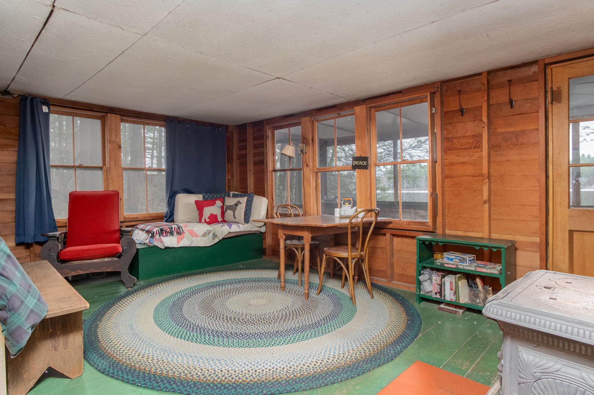 Dining/sleeping area