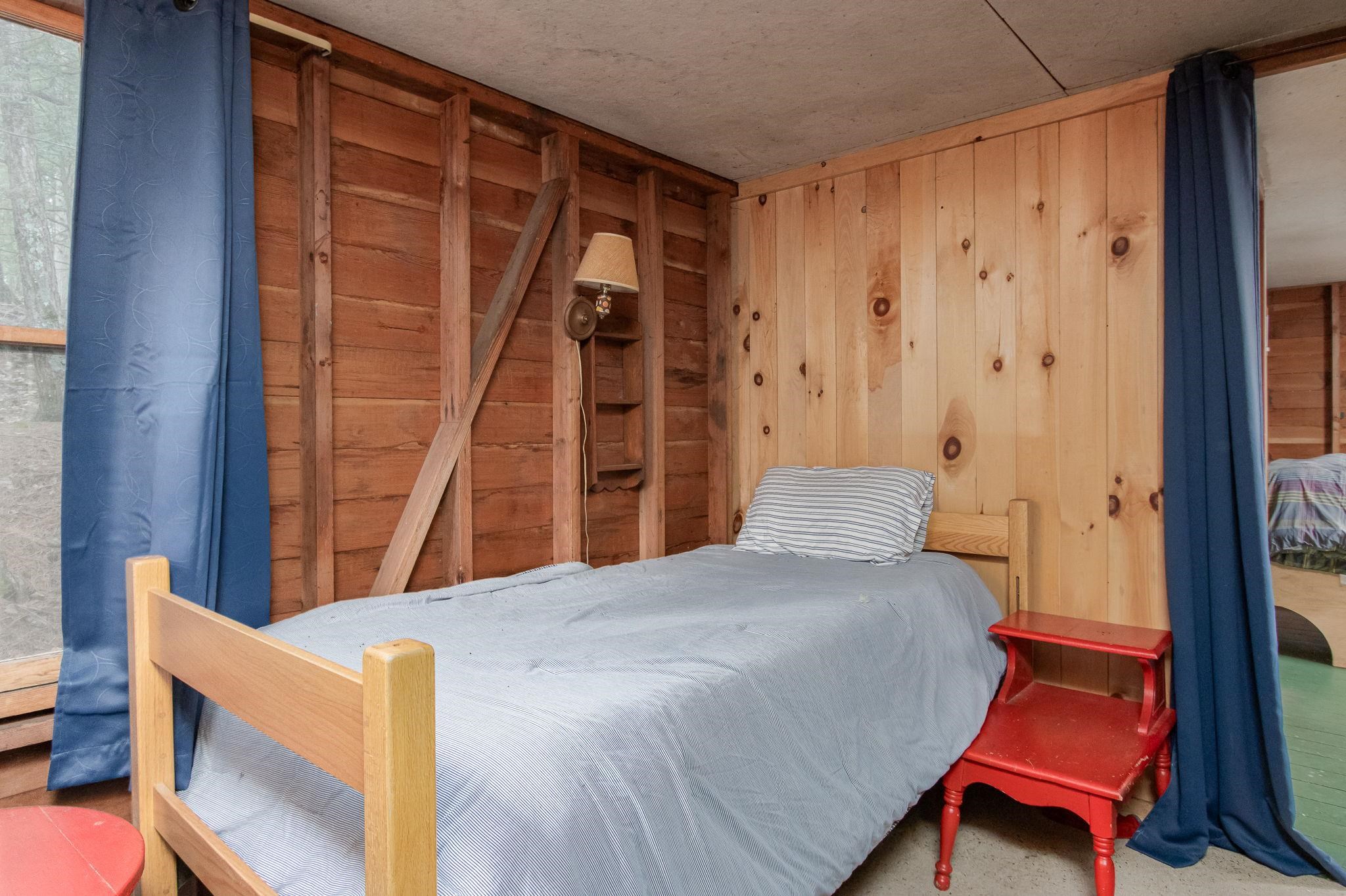 Reverse view of bedroom