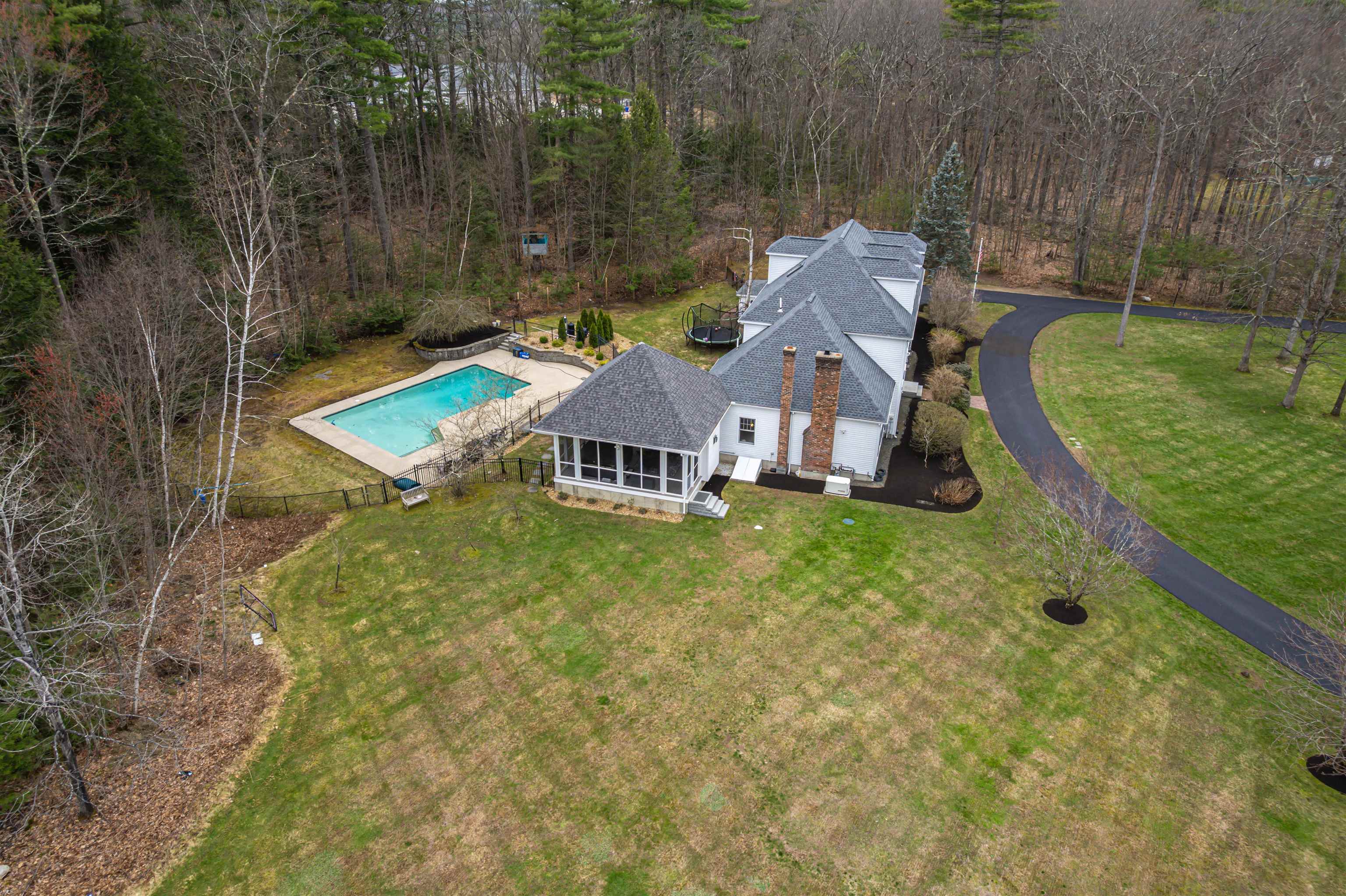 15 Heidi Ln, Bow, NH 03304