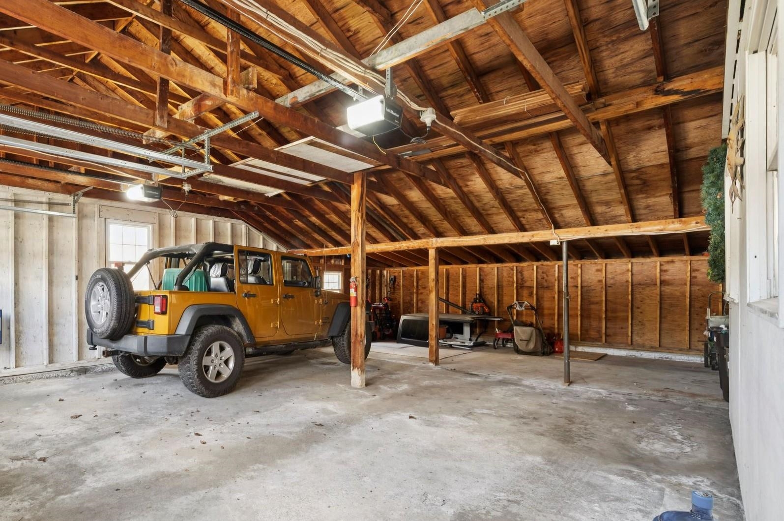 1 Appledore Ave, Exeter, NH 03833