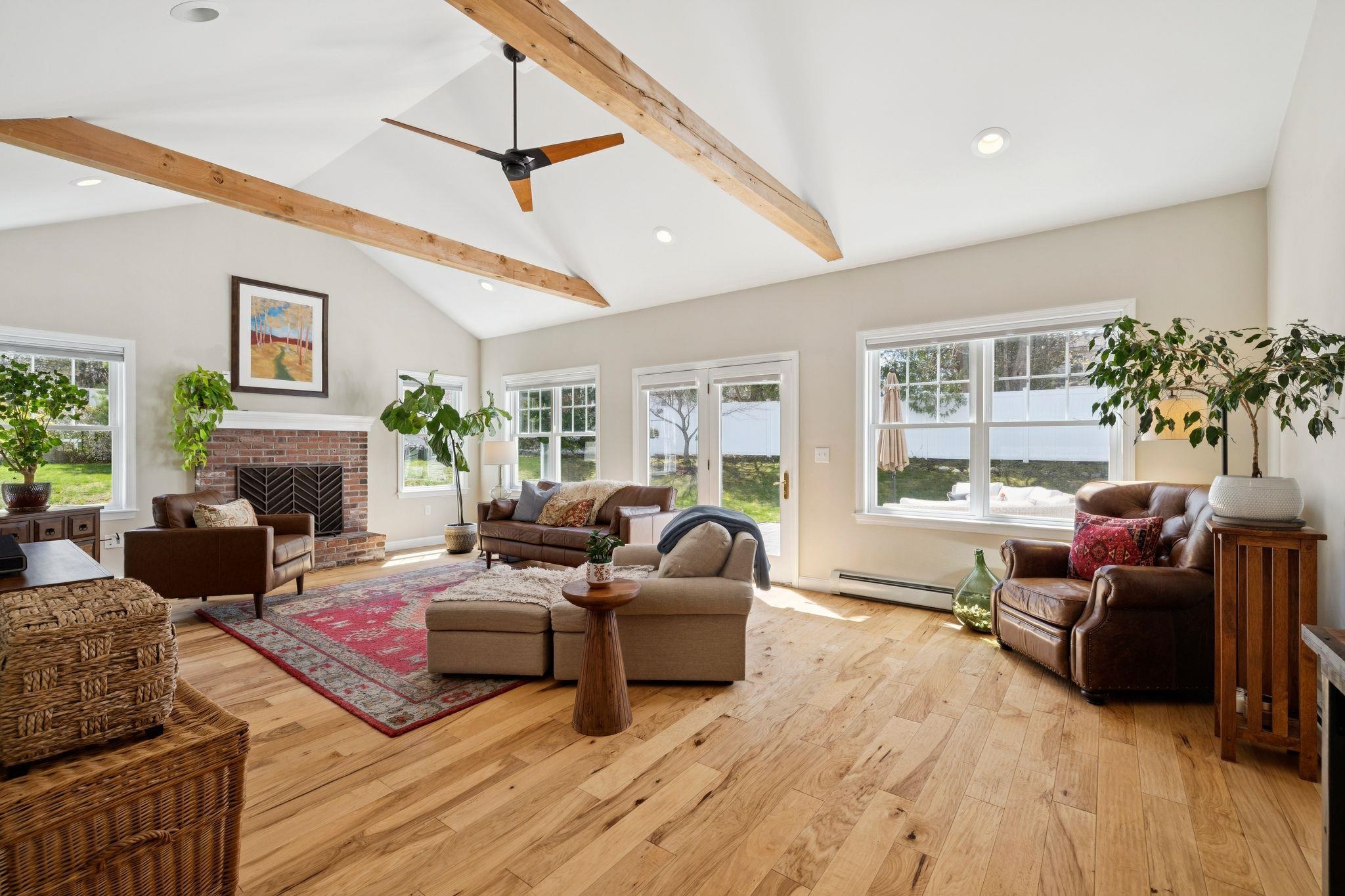 1 Appledore Ave, Exeter, NH 03833