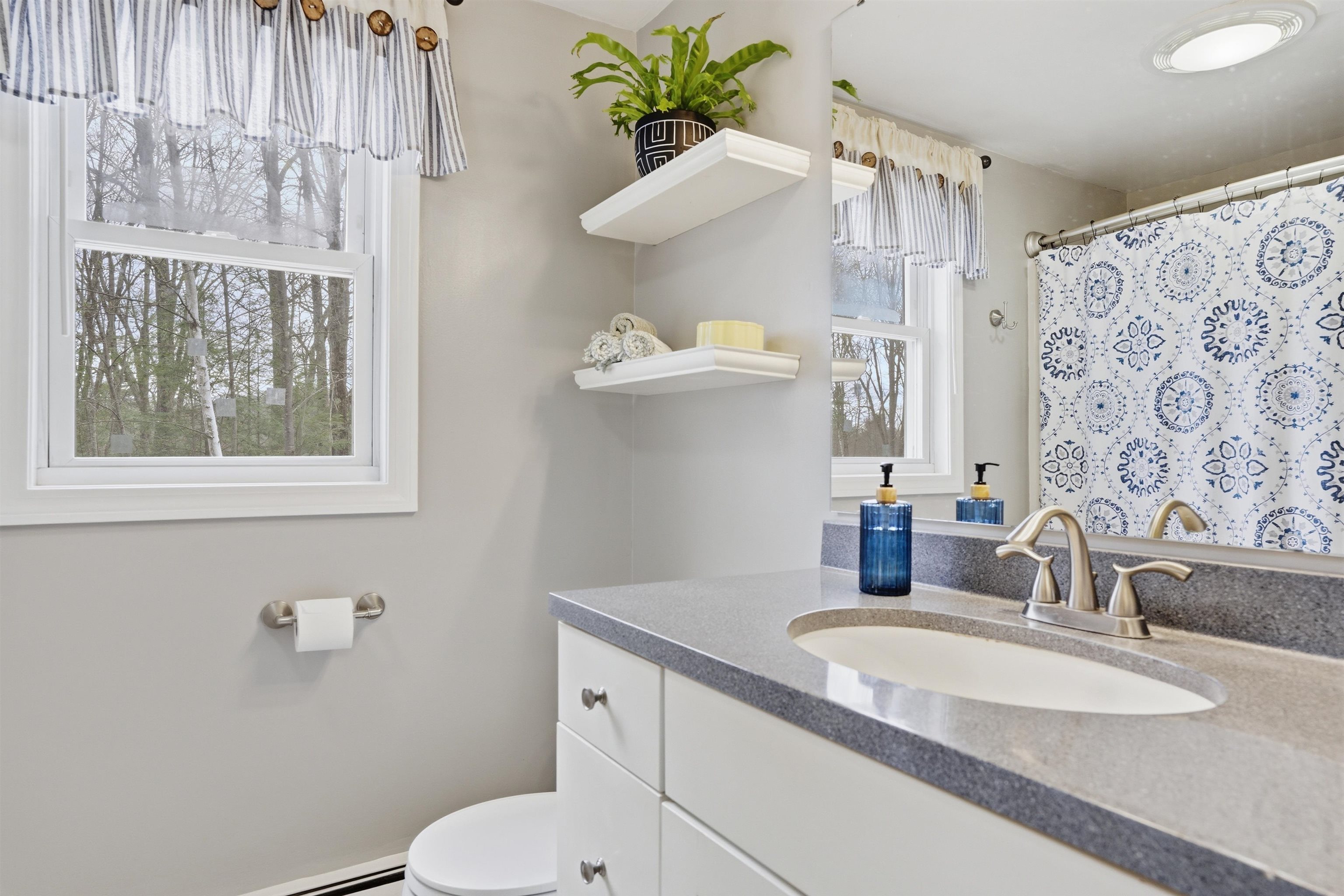 9 Tuttle Rd, Bedford, NH 03110