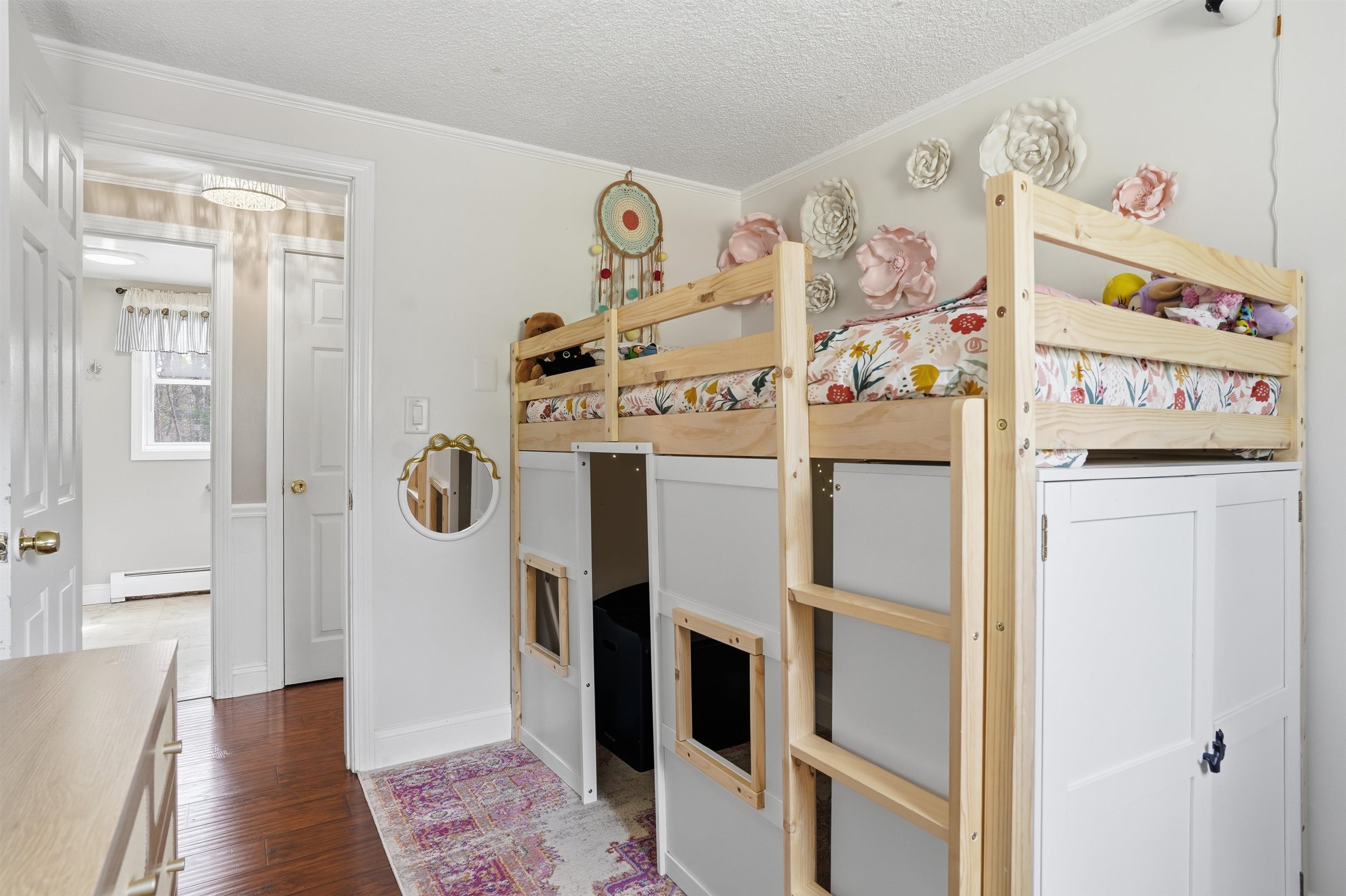 9 Tuttle Rd, Bedford, NH 03110