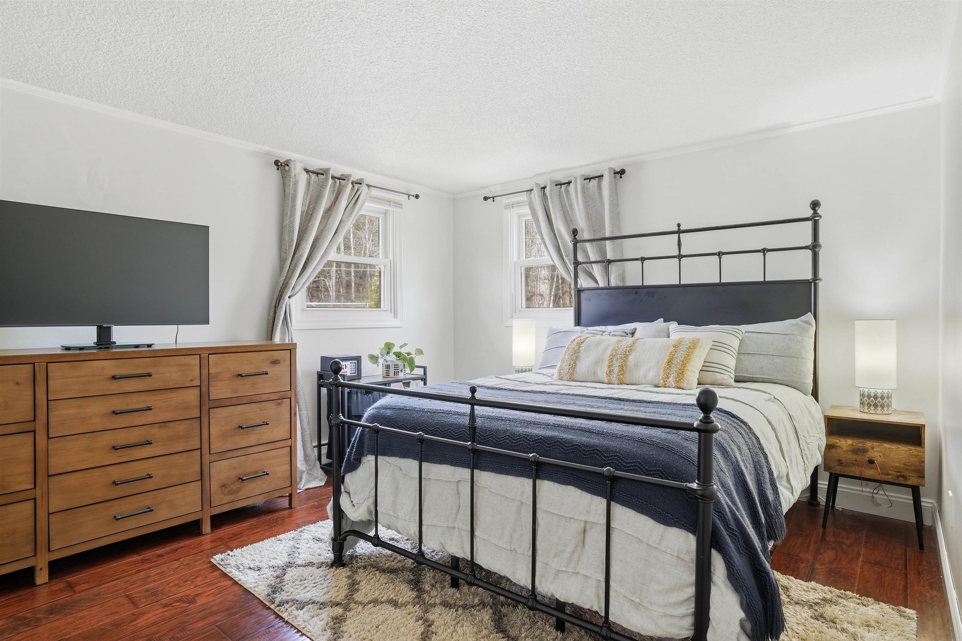 9 Tuttle Rd, Bedford, NH 03110