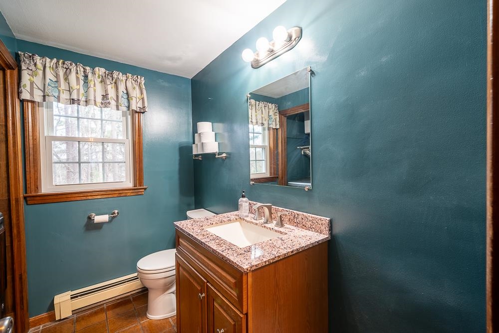 6 Hubbard Hill Rd, Derry, NH 03038