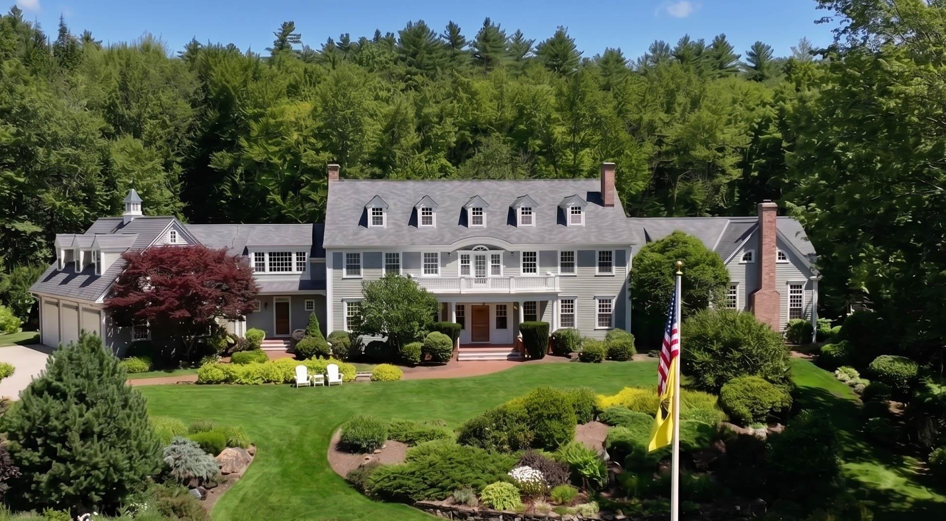 373 Lakeshore Dr, New London, NH 03257