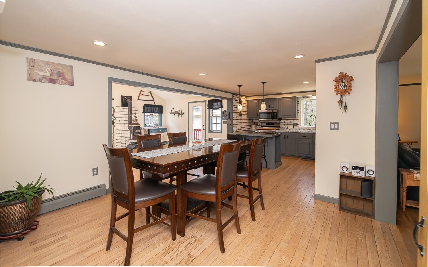 6 Ridge Rd, Deerfield, NH 03037