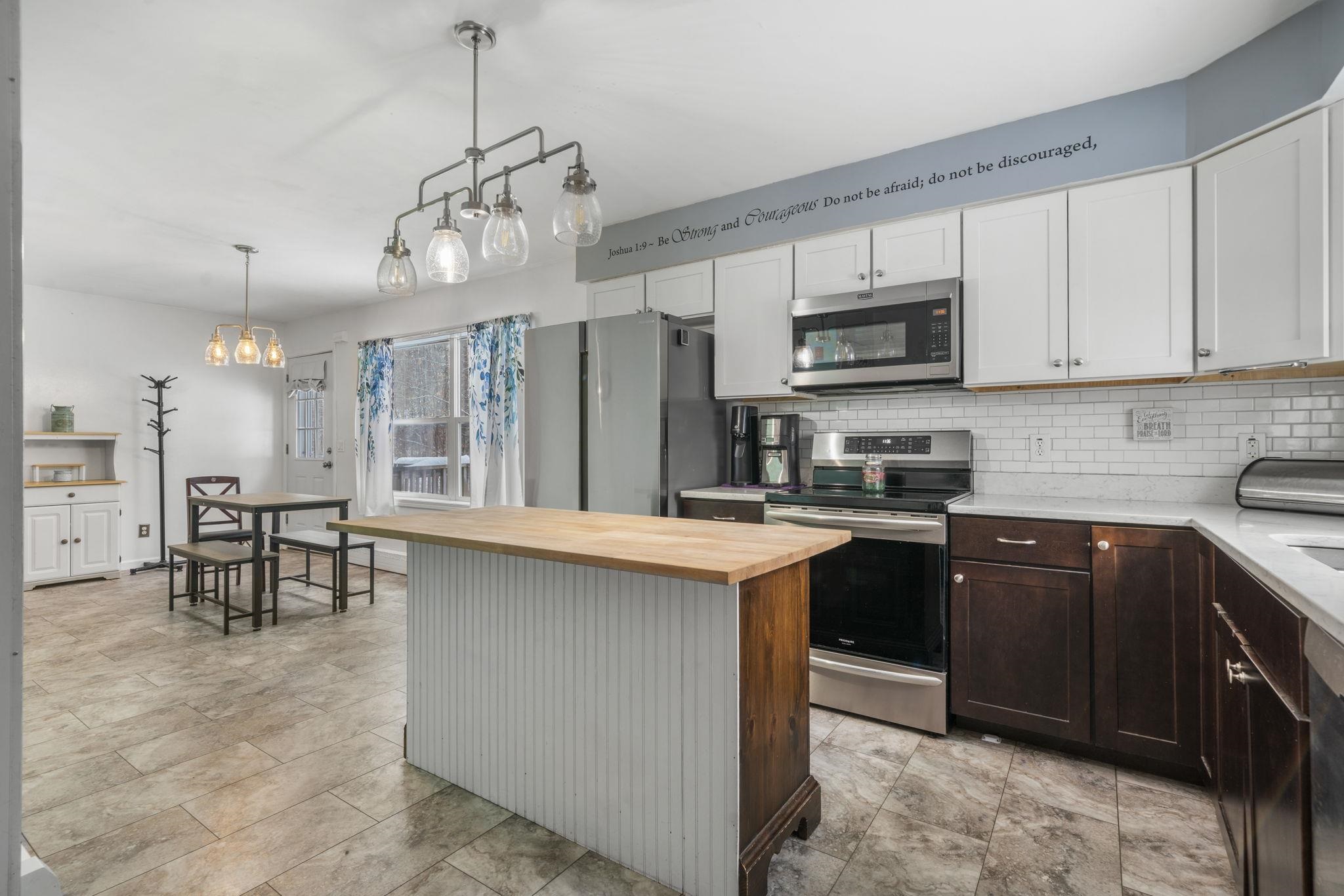 33 Buttercup Ln, Antrim, NH 03440