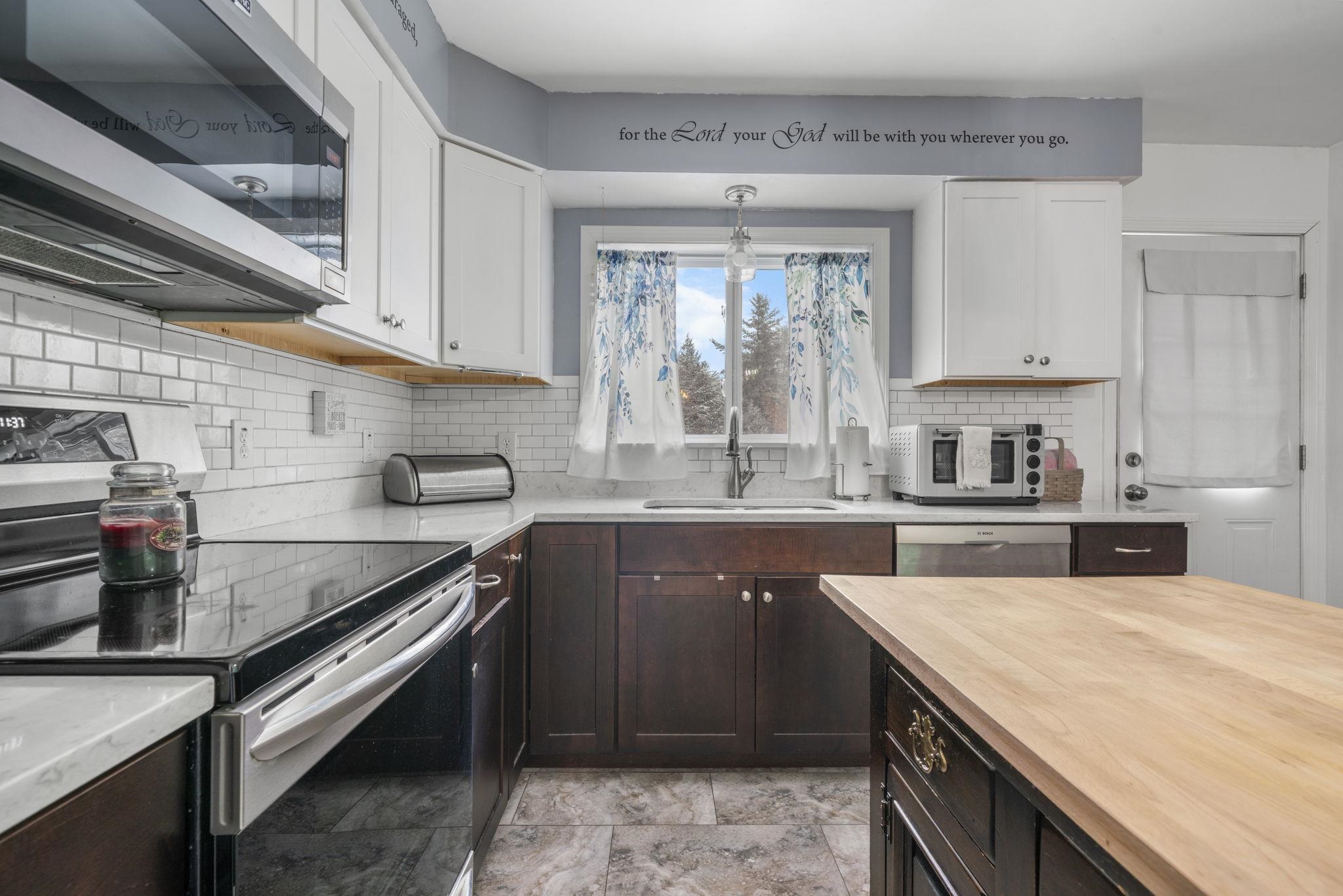 33 Buttercup Ln, Antrim, NH 03440