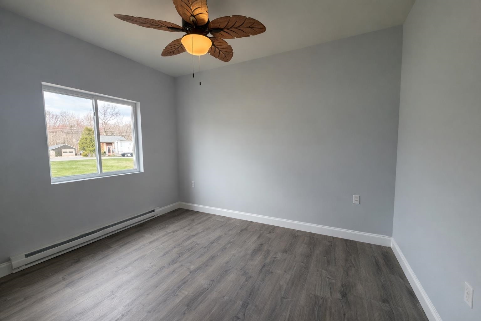 64 Evans St, Gorham, NH 03581