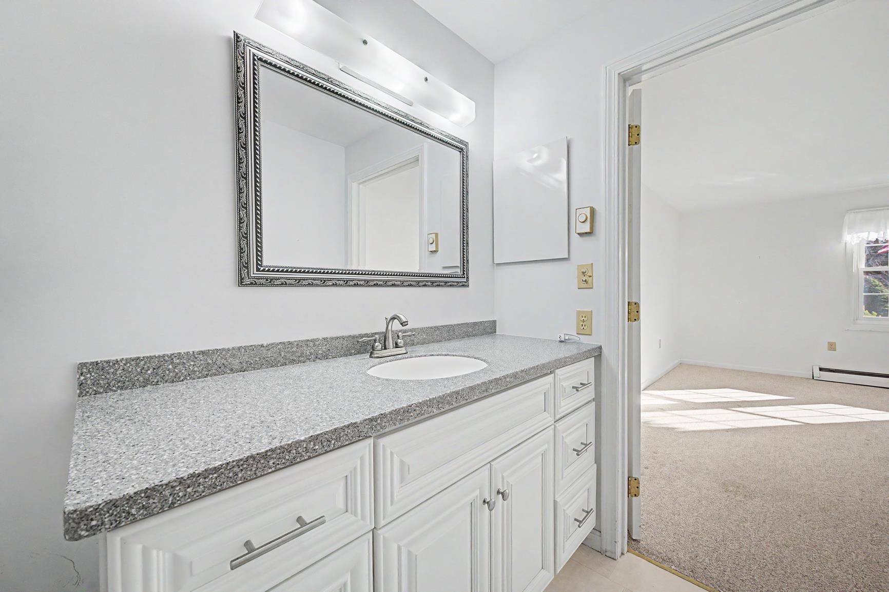 332 Parkside Rd, New London, NH 03257