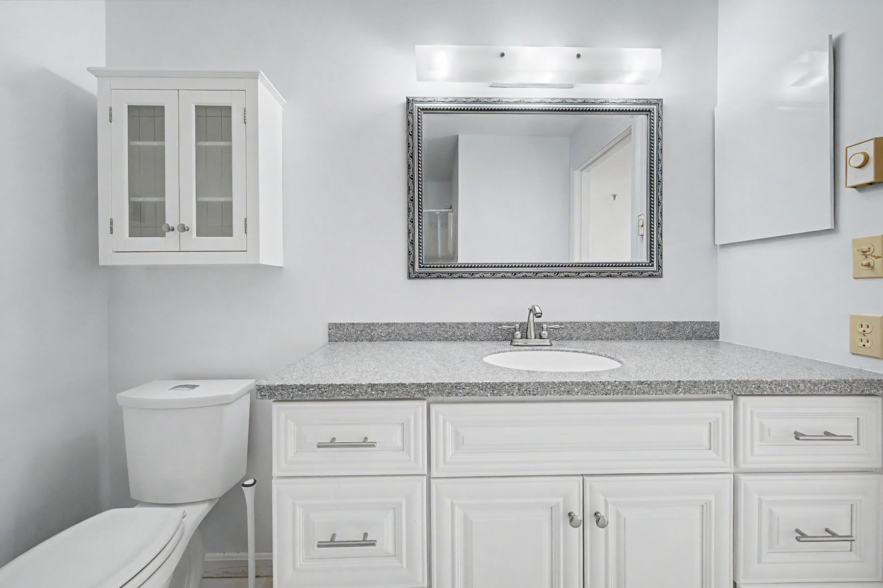 332 Parkside Rd, New London, NH 03257