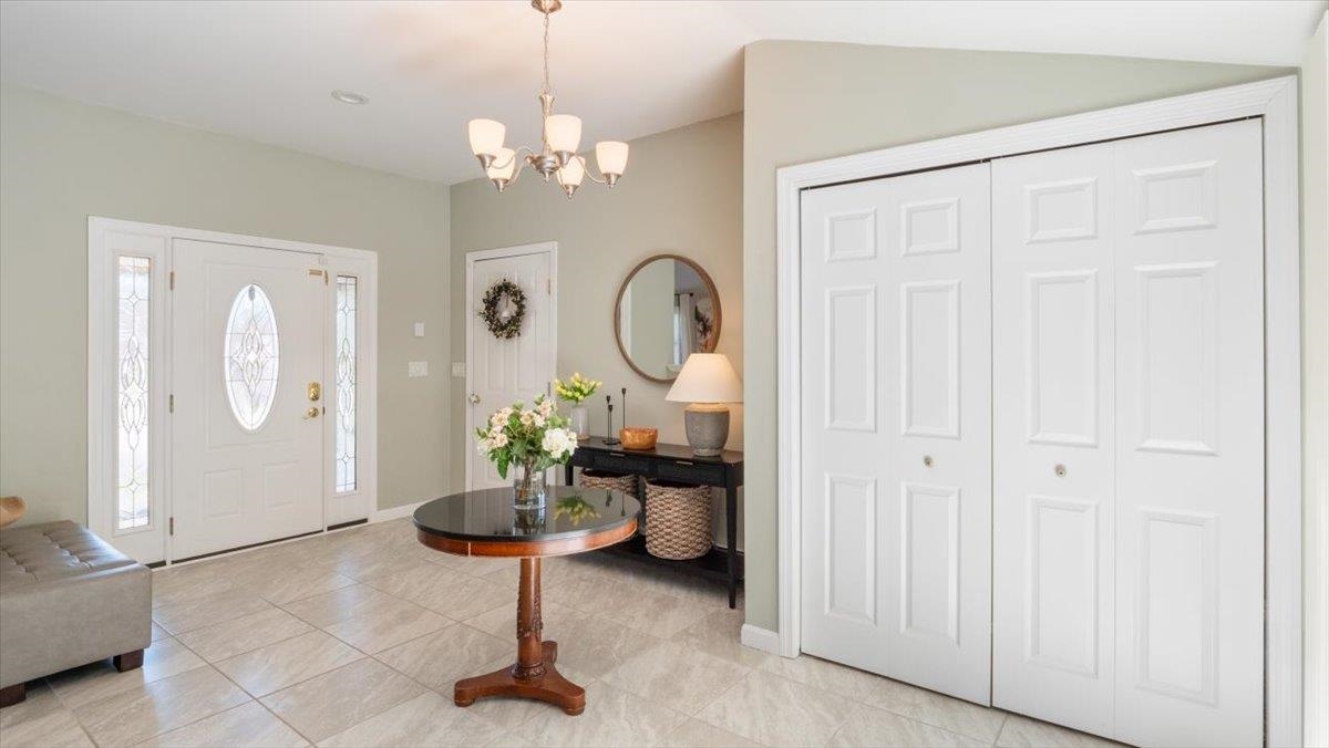 4 Wallace Dr, Merrimack, NH 03054