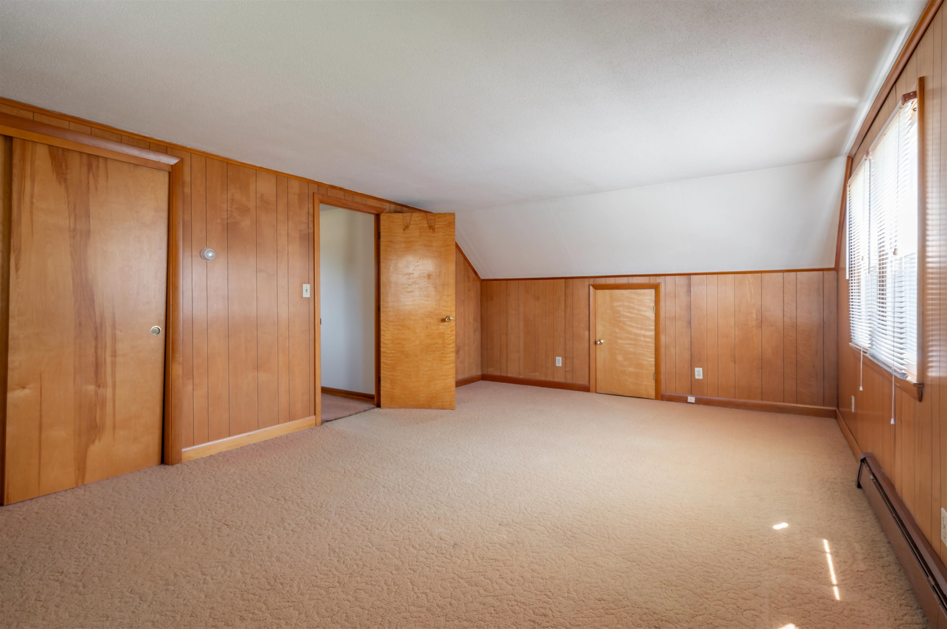 9 Juniper Ln, Nashua, NH 03063