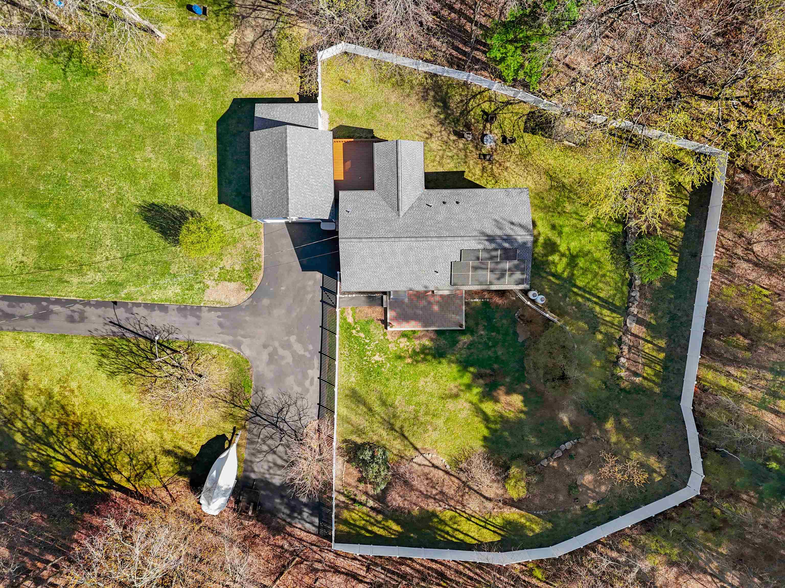 152 Dracut Rd, Hudson, NH 03051