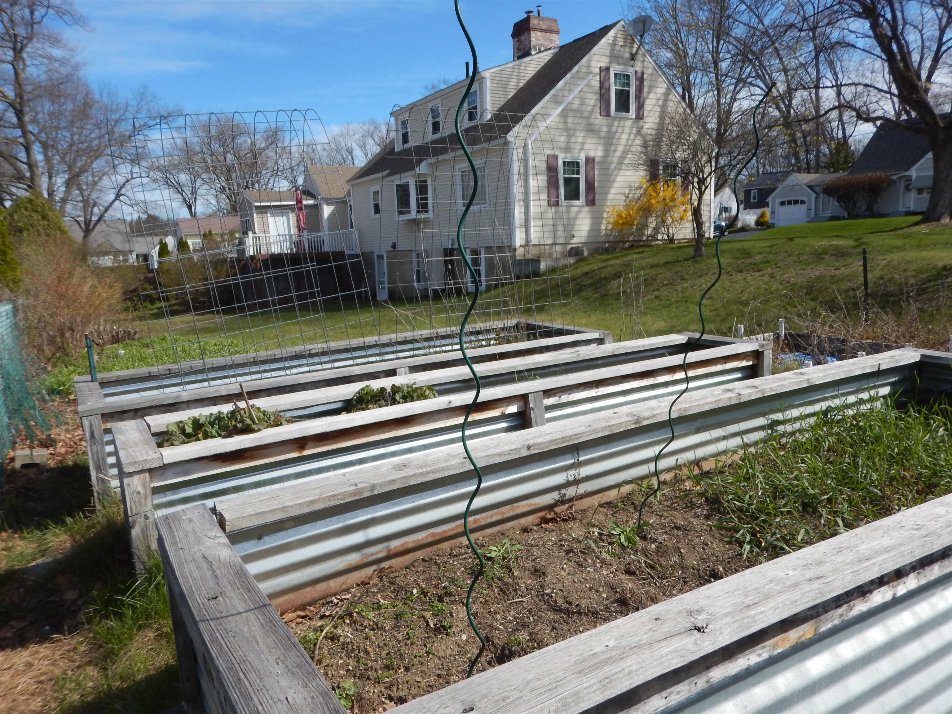 180 Birchwood Rd, Manchester, NH 03104