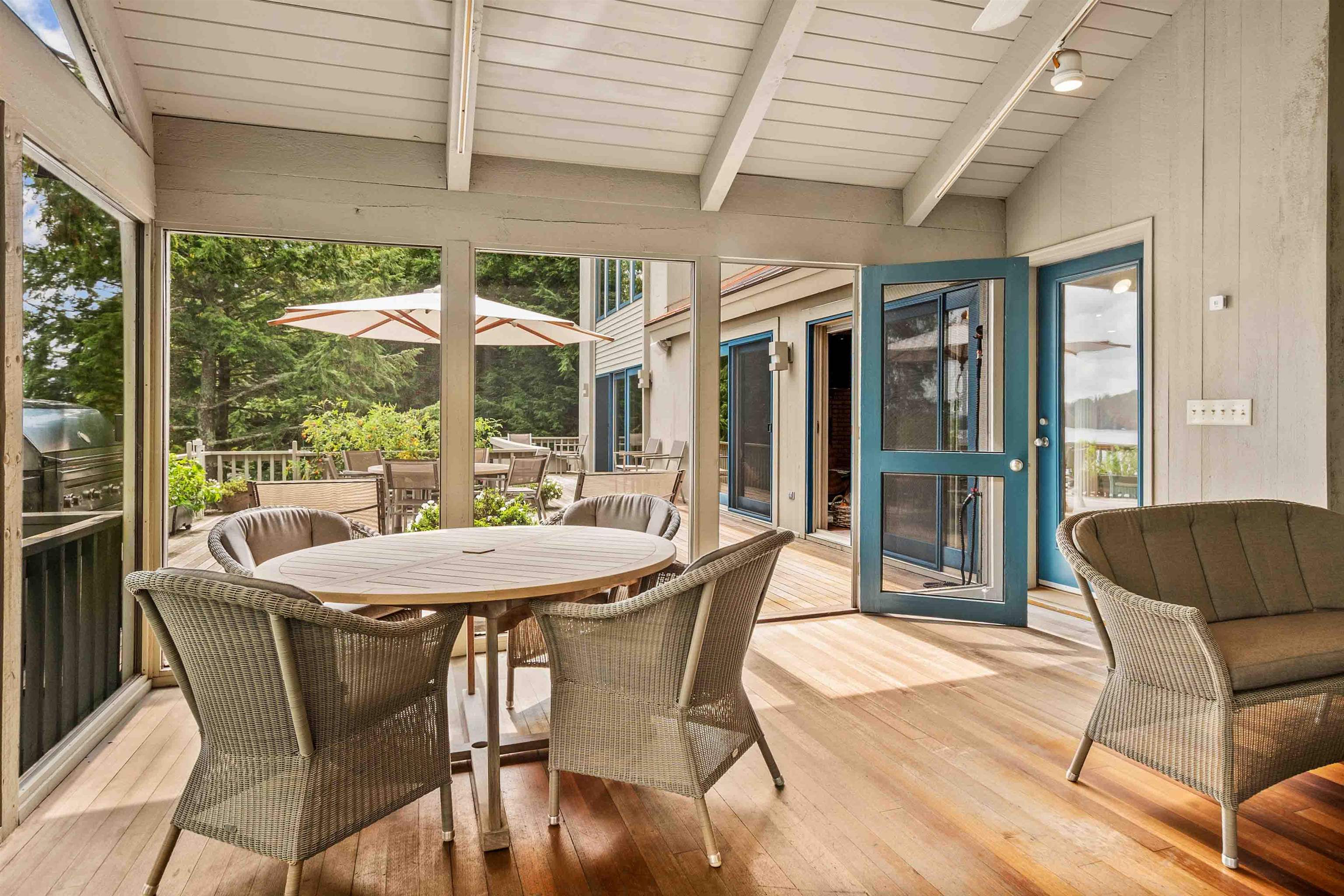 75 Westwood Rd, Sunapee, NH 03782