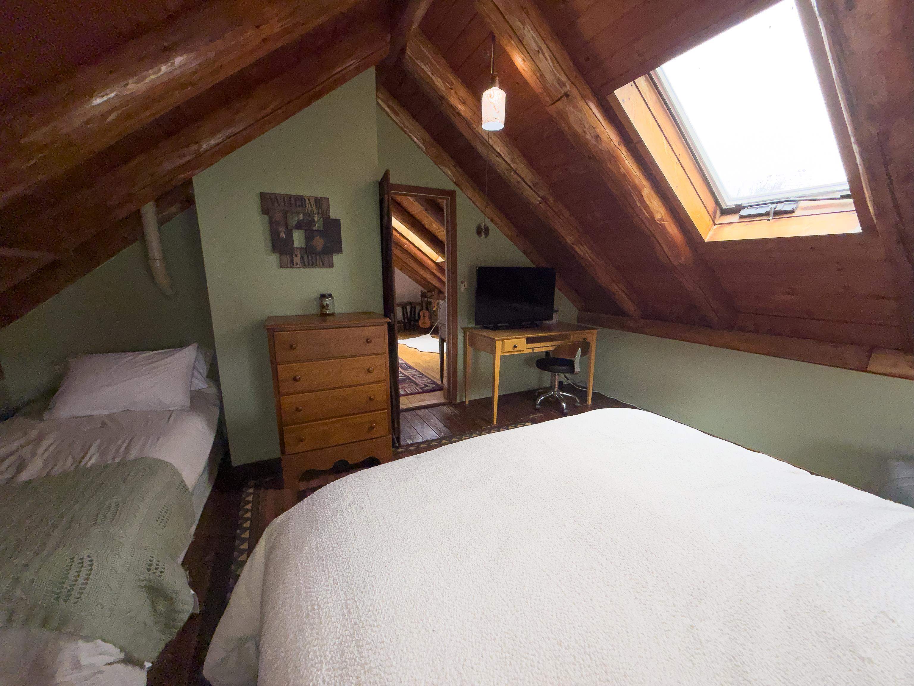 10 Duval Rd, Dalton, NH 03598