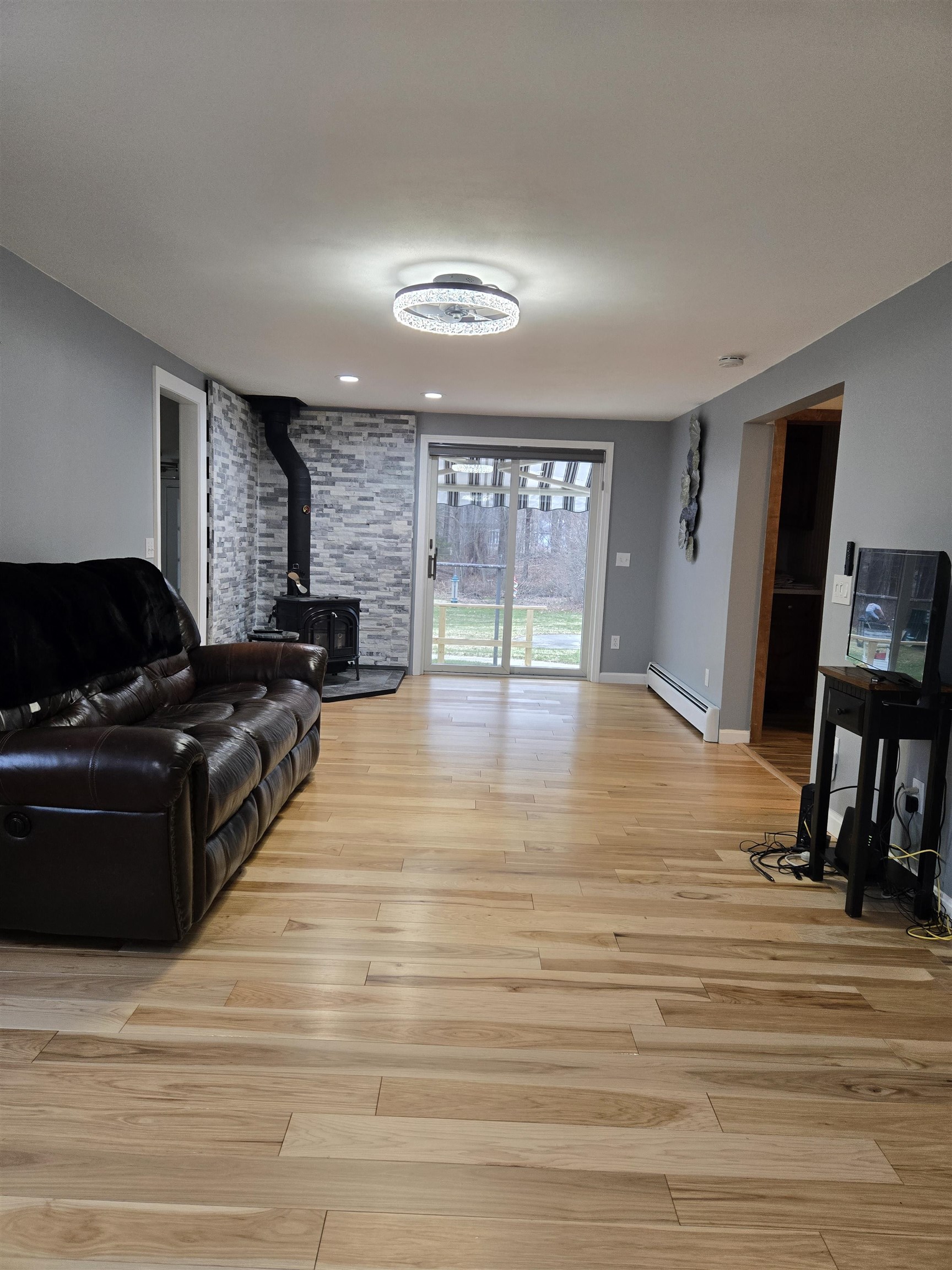 79 Maple Ave, Atkinson, NH 03811