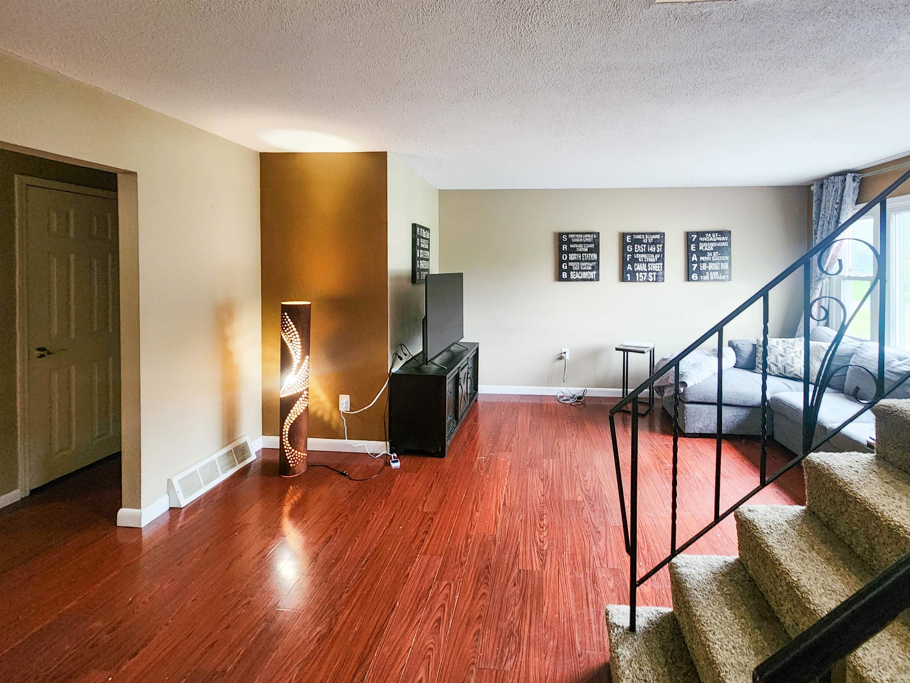 7 Pine Isle Dr, Derry, NH 03038